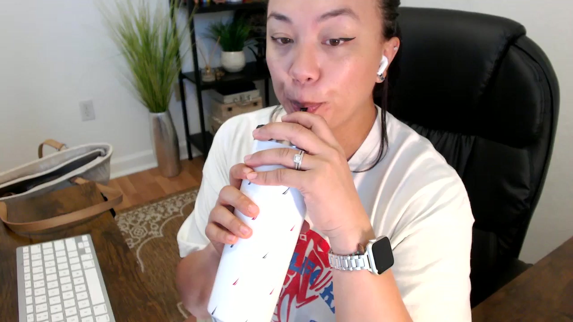 Gallery image thumbnail from MickaylaStar's myfreecams stream on, 04/14/2025, 16:37 image 2 of 20
