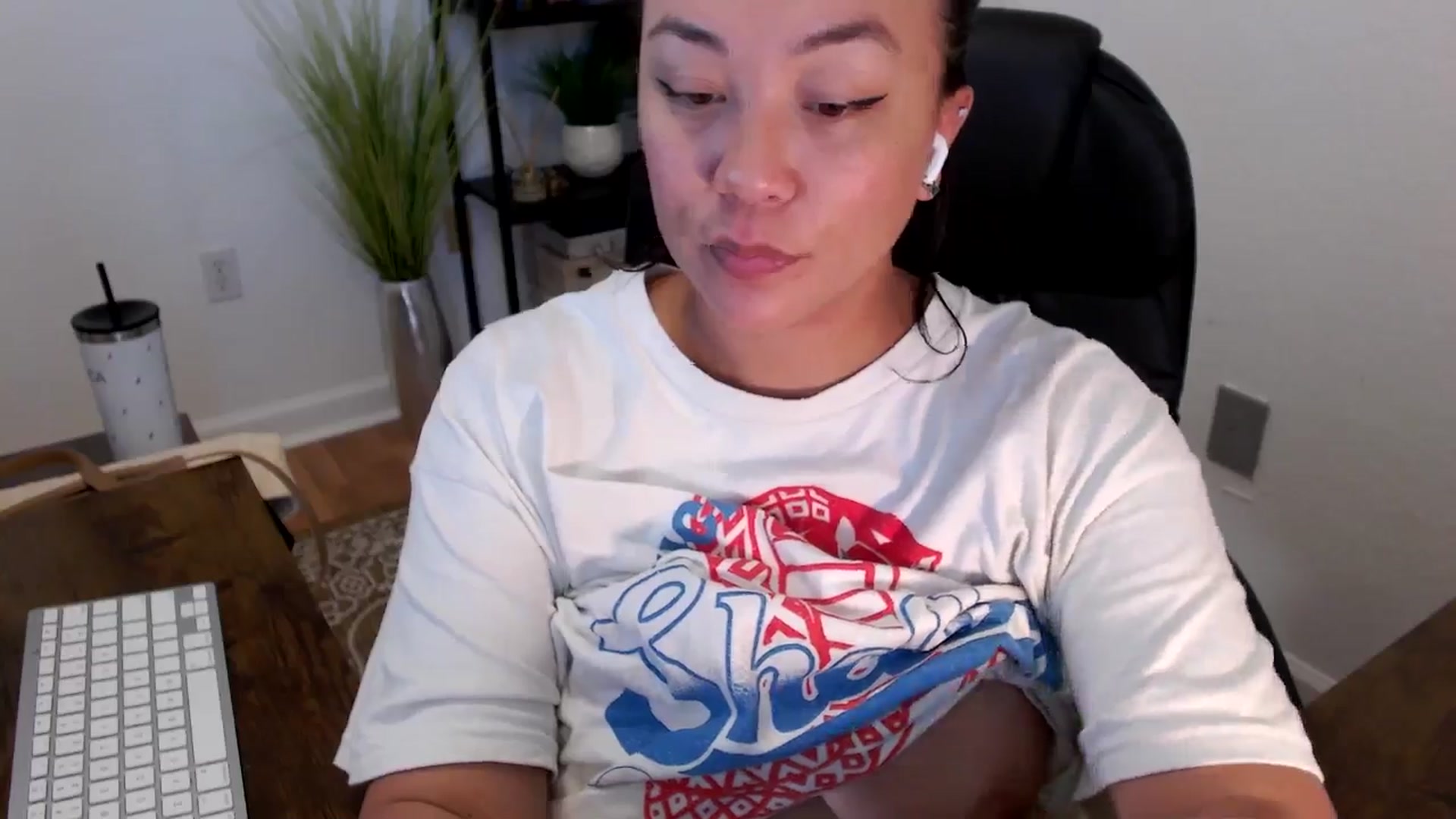 Gallery image thumbnail from MickaylaStar's myfreecams stream on, 04/14/2025, 17:24 image 4 of 20