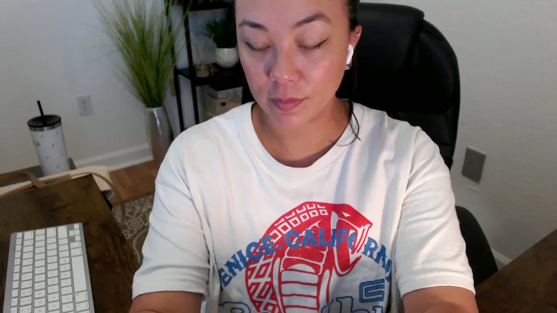Gallery image thumbnail from MickaylaStar's myfreecams stream on, 04/14/2025, 17:24 image 5 of 20