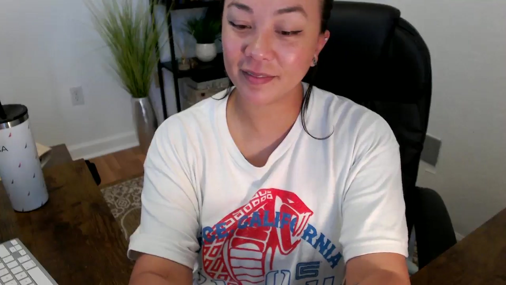 Gallery image thumbnail from MickaylaStar's myfreecams stream on, 04/14/2025, 18:09 image 4 of 20