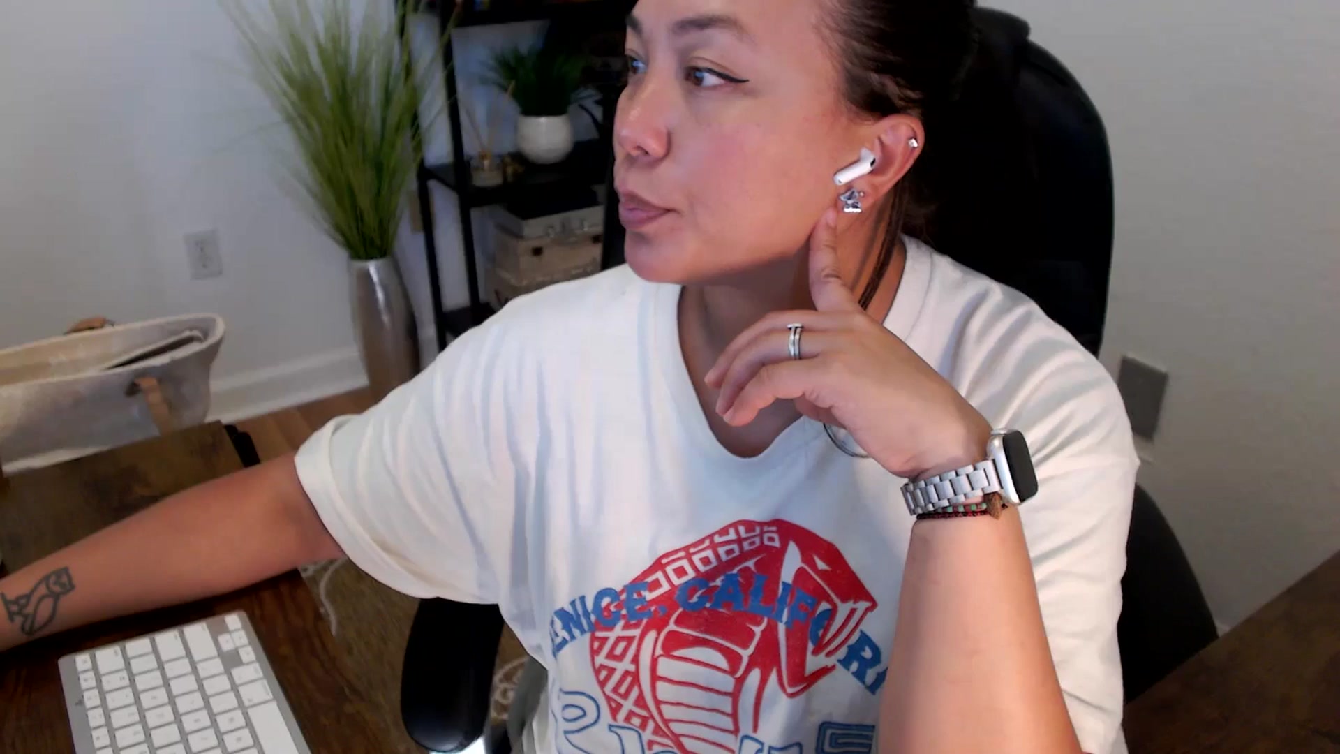 Gallery image thumbnail from MickaylaStar's myfreecams stream on, 04/14/2025, 18:09 image 20 of 20
