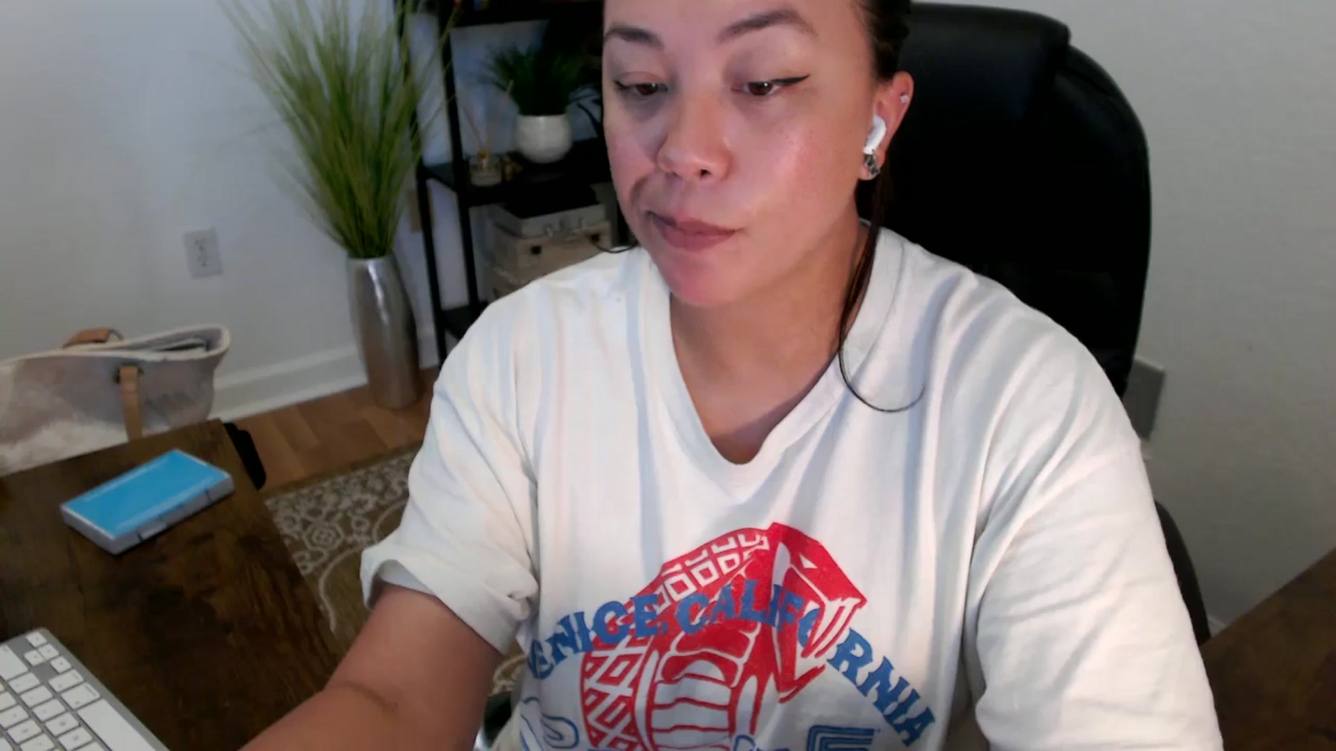 Gallery image thumbnail from MickaylaStar's myfreecams stream on, 04/14/2025, 18:09 image 15 of 20
