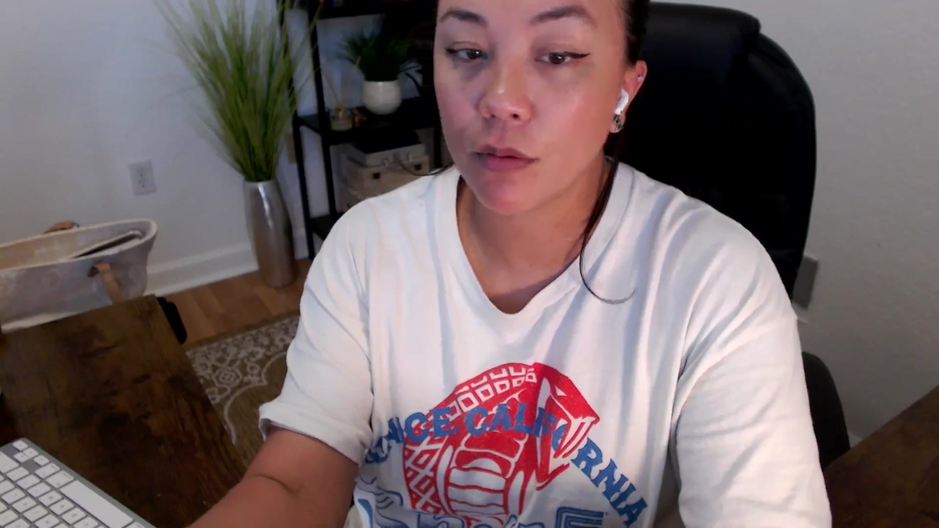 Gallery image thumbnail from MickaylaStar's myfreecams stream on, 04/14/2025, 18:09 image 16 of 20