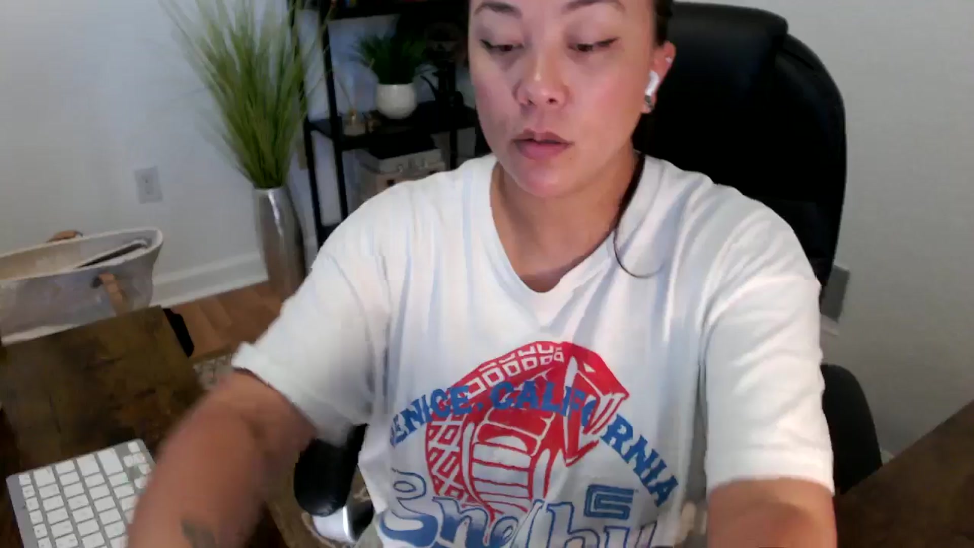 Gallery image thumbnail from MickaylaStar's myfreecams stream on, 04/14/2025, 18:09 image 17 of 20