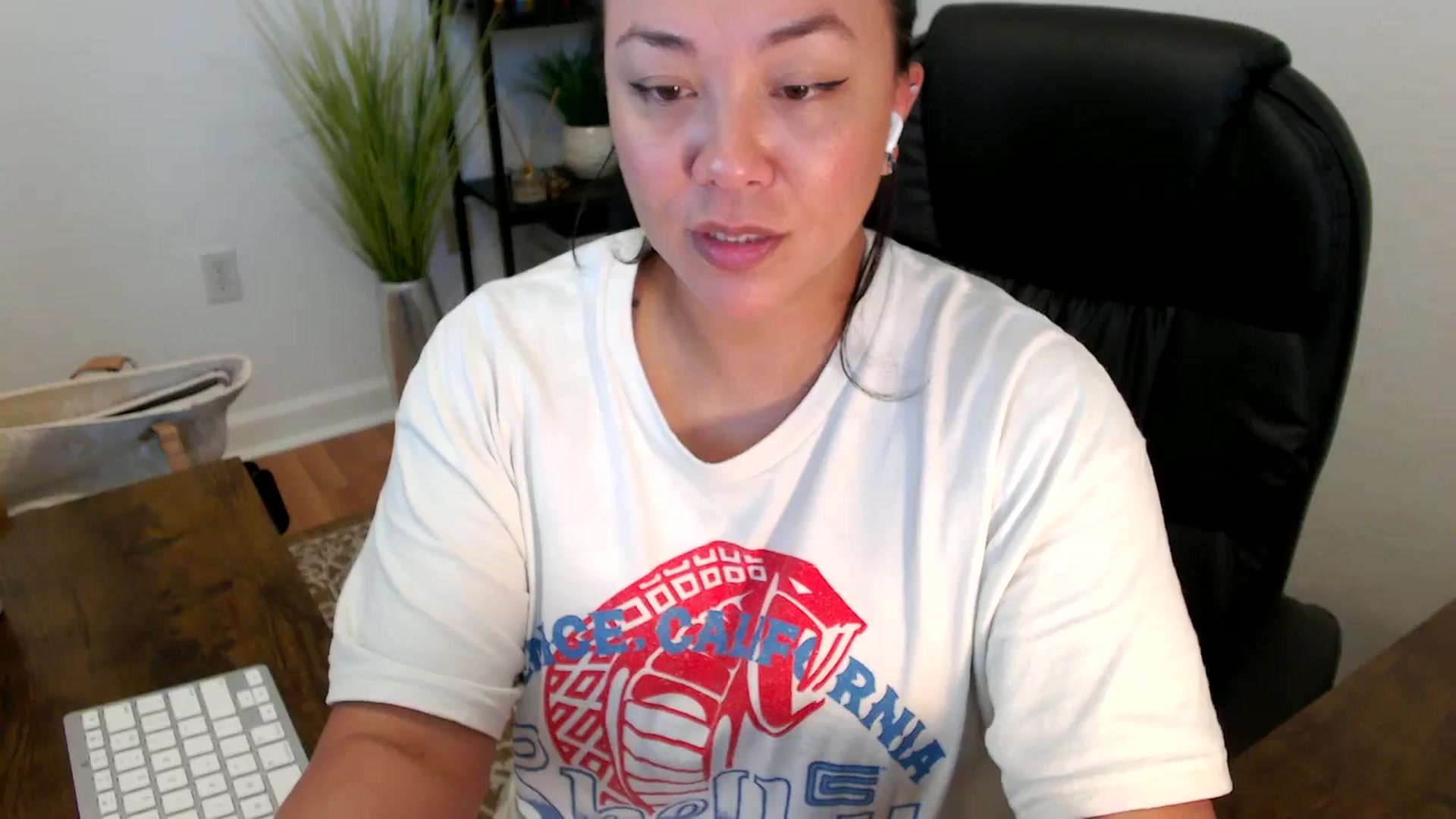 Gallery image thumbnail from MickaylaStar's myfreecams stream on, 04/14/2025, 18:21 image 6 of 20