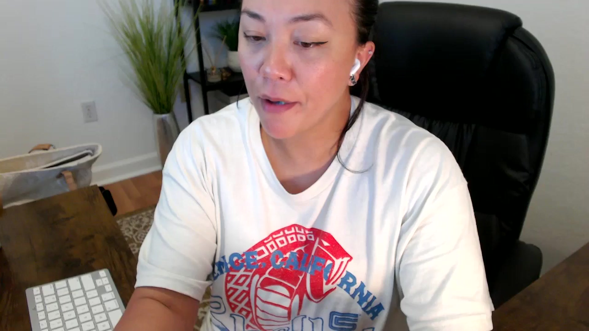Gallery image thumbnail from MickaylaStar's myfreecams stream on, 04/14/2025, 18:21 image 4 of 20