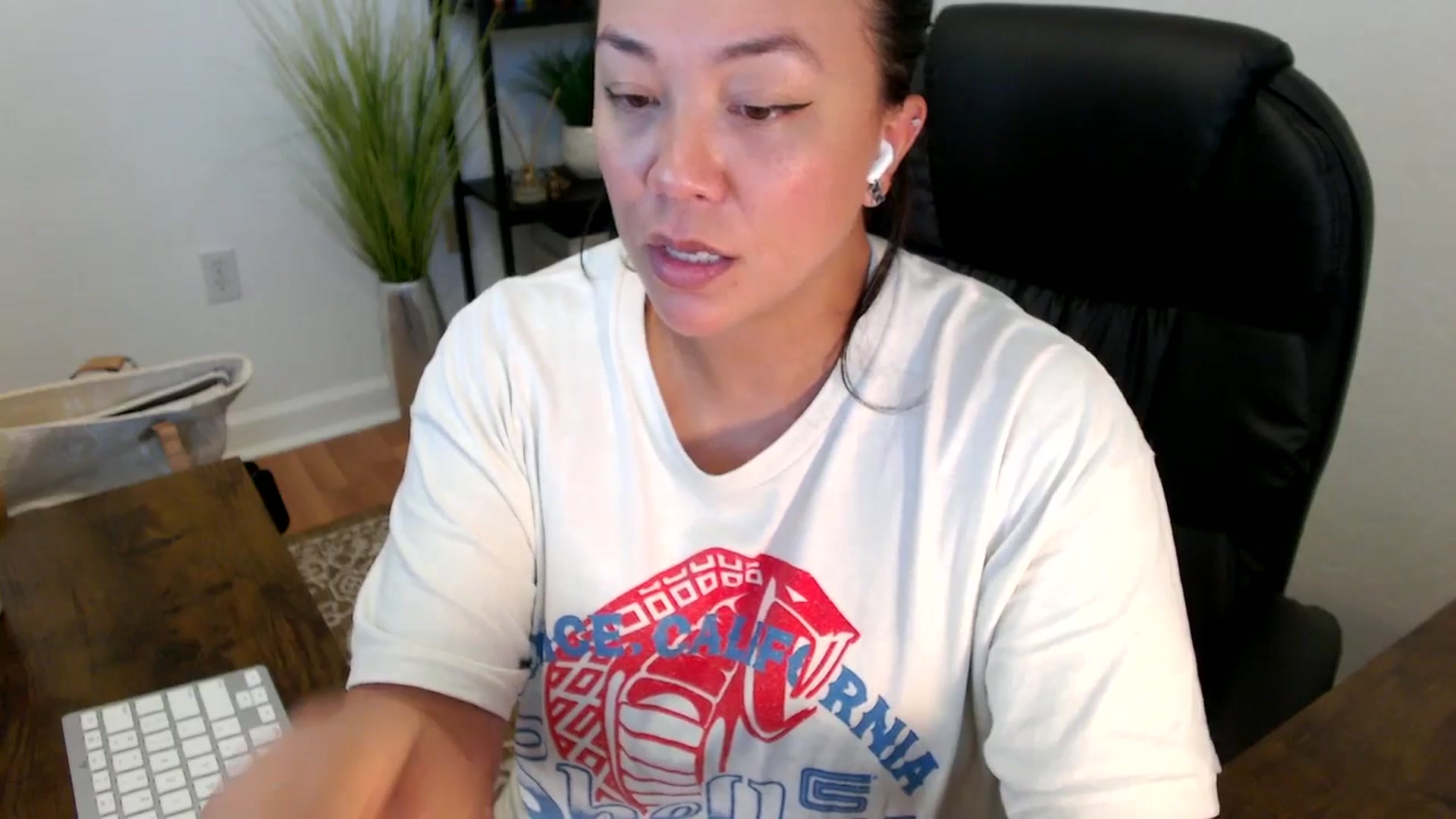 Gallery image thumbnail from MickaylaStar's myfreecams stream on, 04/14/2025, 18:21 image 7 of 20