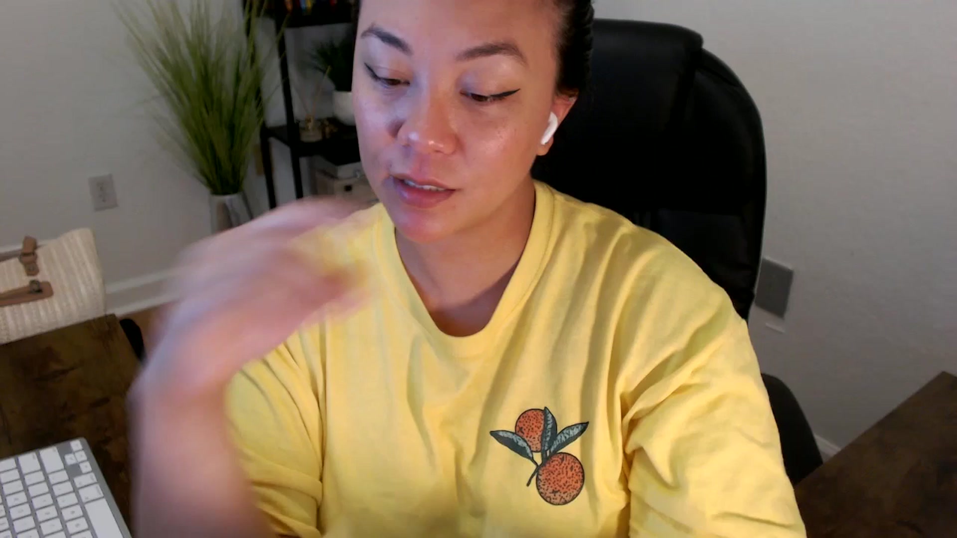 Gallery image thumbnail from MickaylaStar's myfreecams stream on, 04/15/2025, 14:47 image 8 of 20