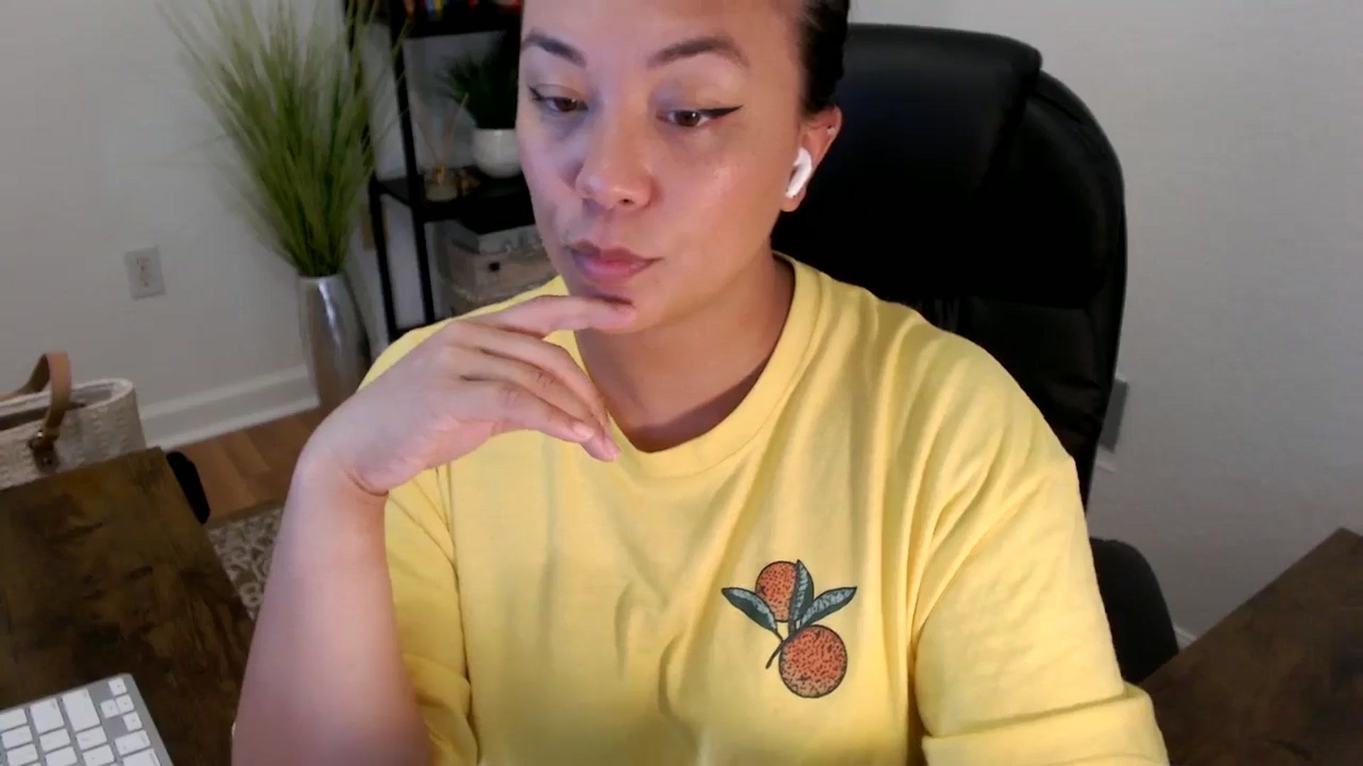 Gallery image thumbnail from MickaylaStar's myfreecams stream on, 04/15/2025, 18:19 image 5 of 20