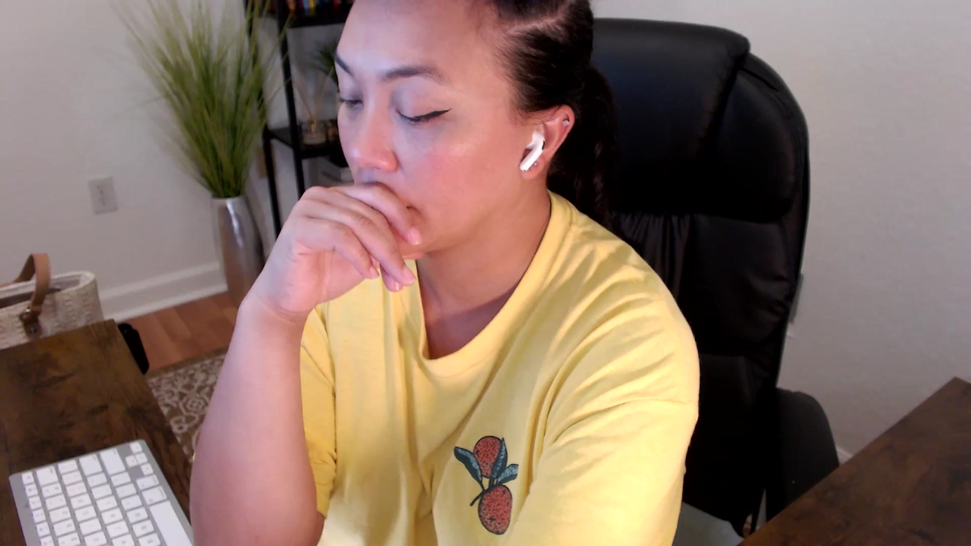 Gallery image thumbnail from MickaylaStar's myfreecams stream on, 04/15/2025, 18:19 image 18 of 20