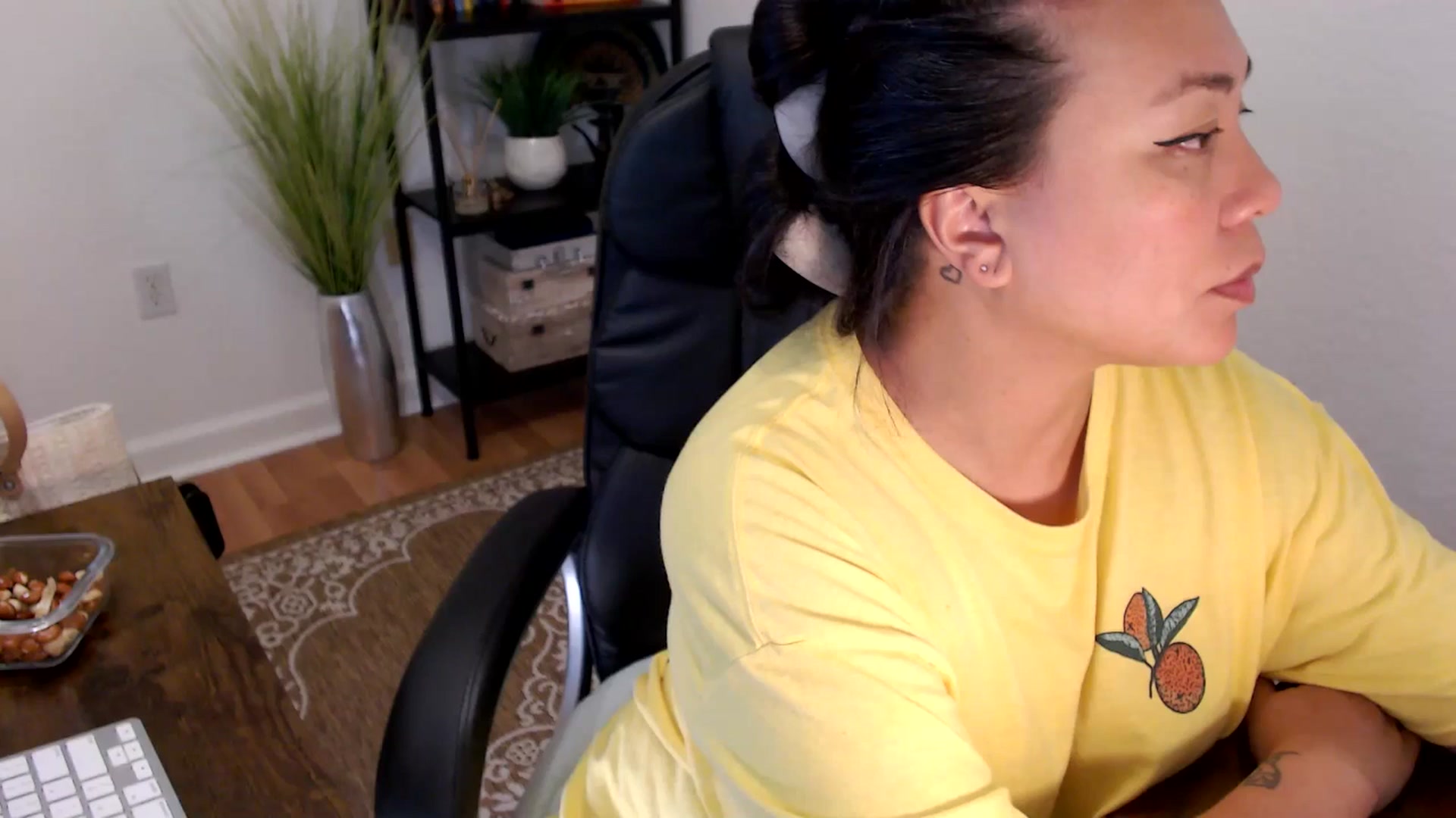 Gallery image thumbnail from MickaylaStar's myfreecams stream on, 04/15/2025, 18:19 image 1 of 20