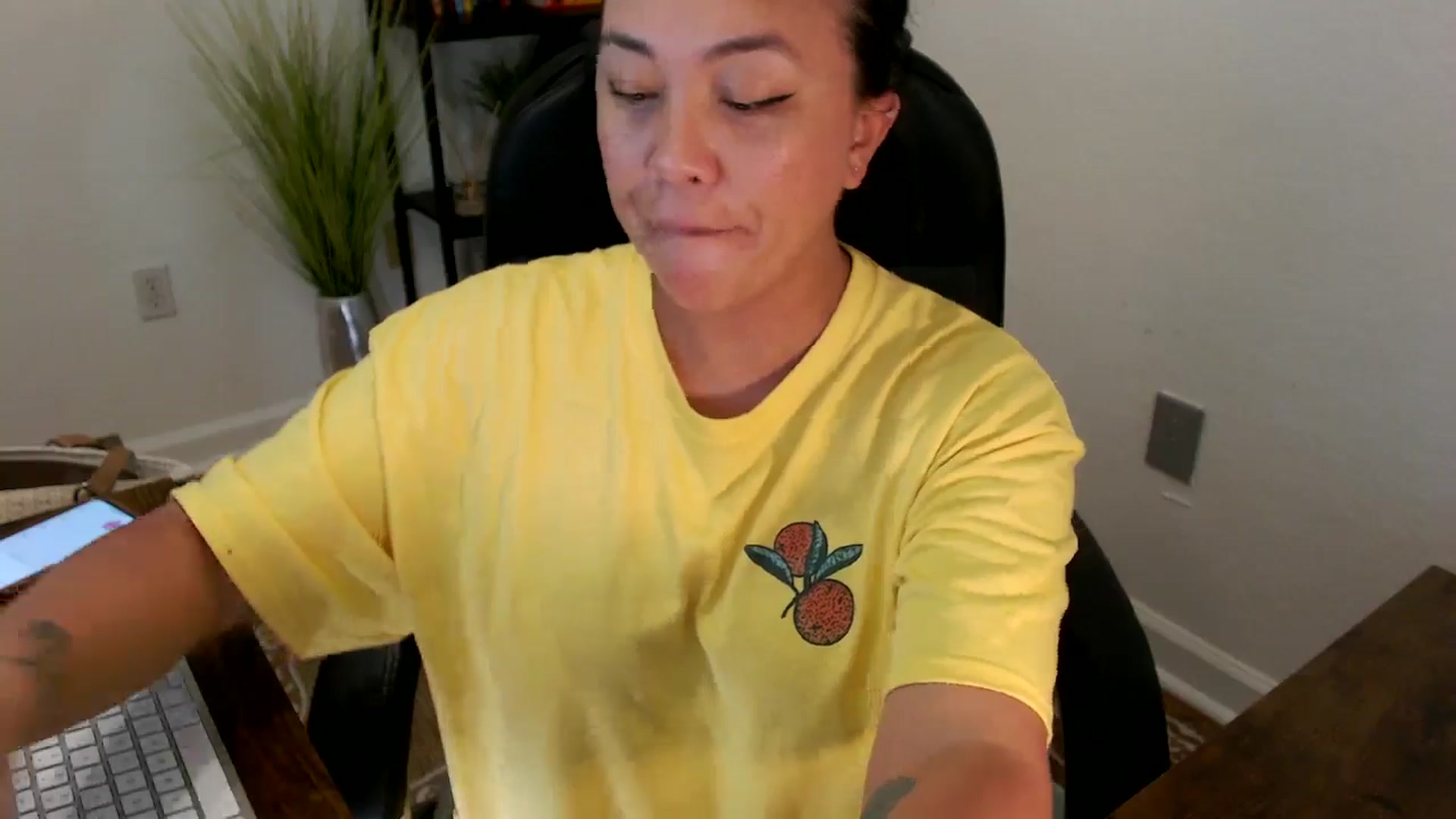 Gallery image thumbnail from MickaylaStar's myfreecams stream on, 04/15/2025, 19:22 image 5 of 20