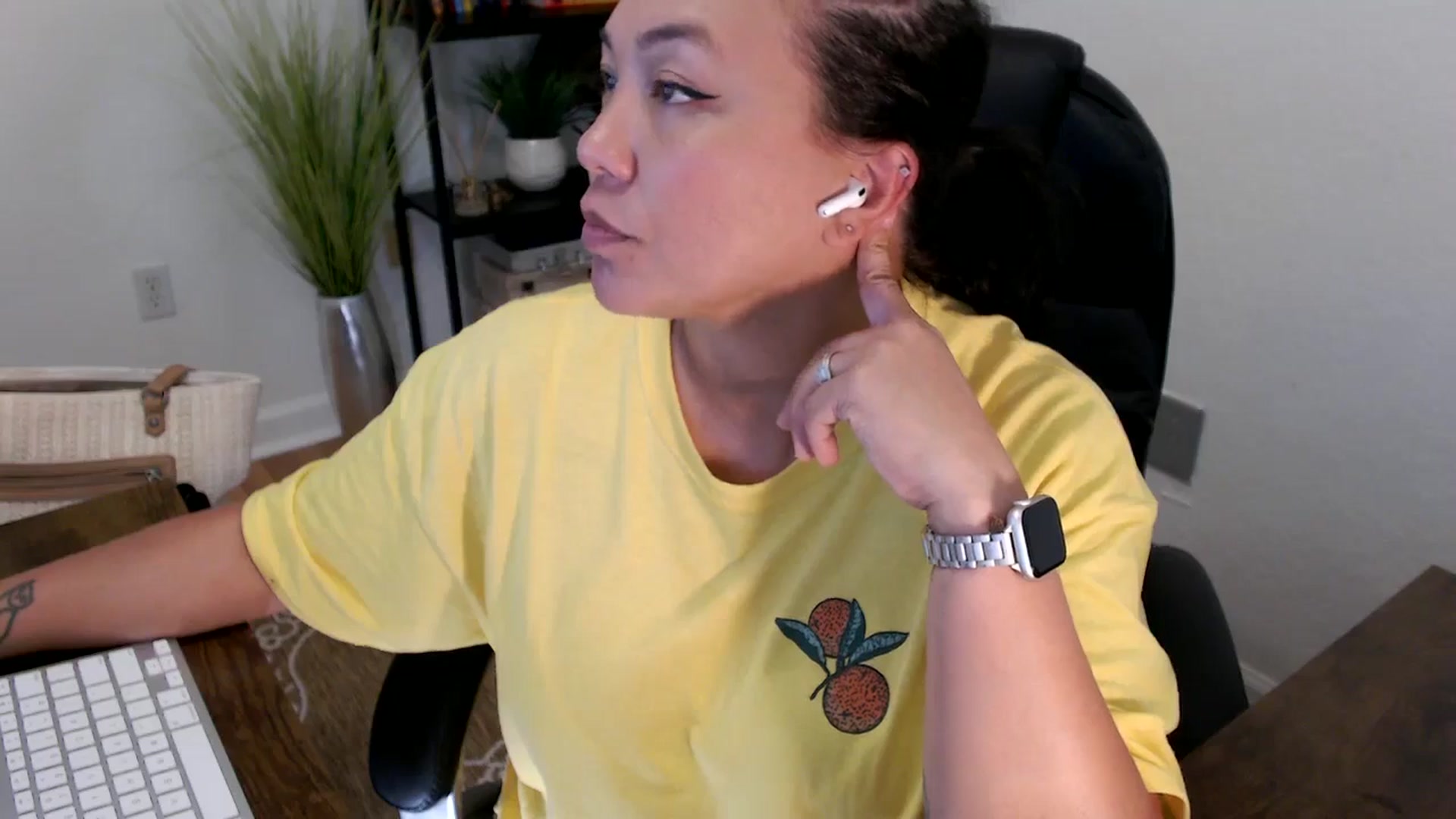 Gallery image thumbnail from MickaylaStar's myfreecams stream on, 04/15/2025, 19:22 image 14 of 20
