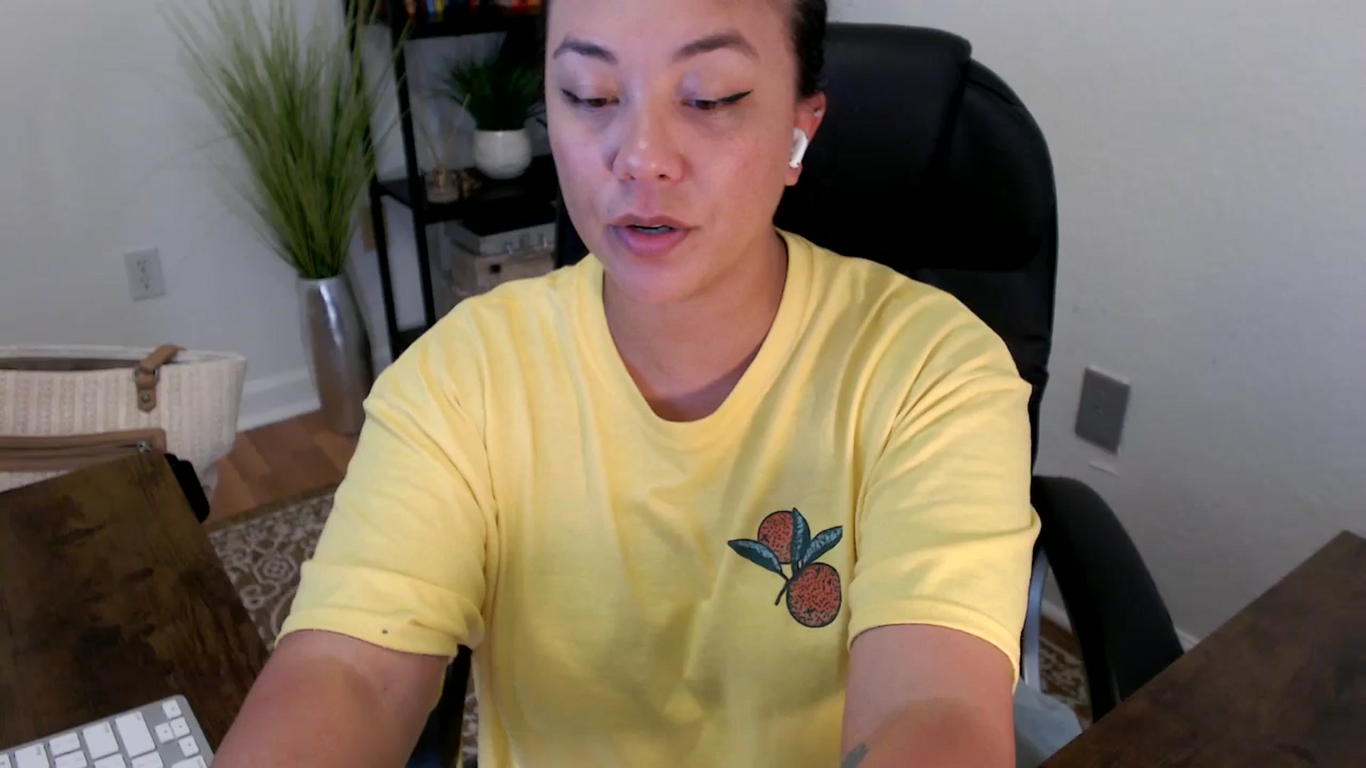 Gallery image thumbnail from MickaylaStar's myfreecams stream on, 04/15/2025, 20:09 image 5 of 20