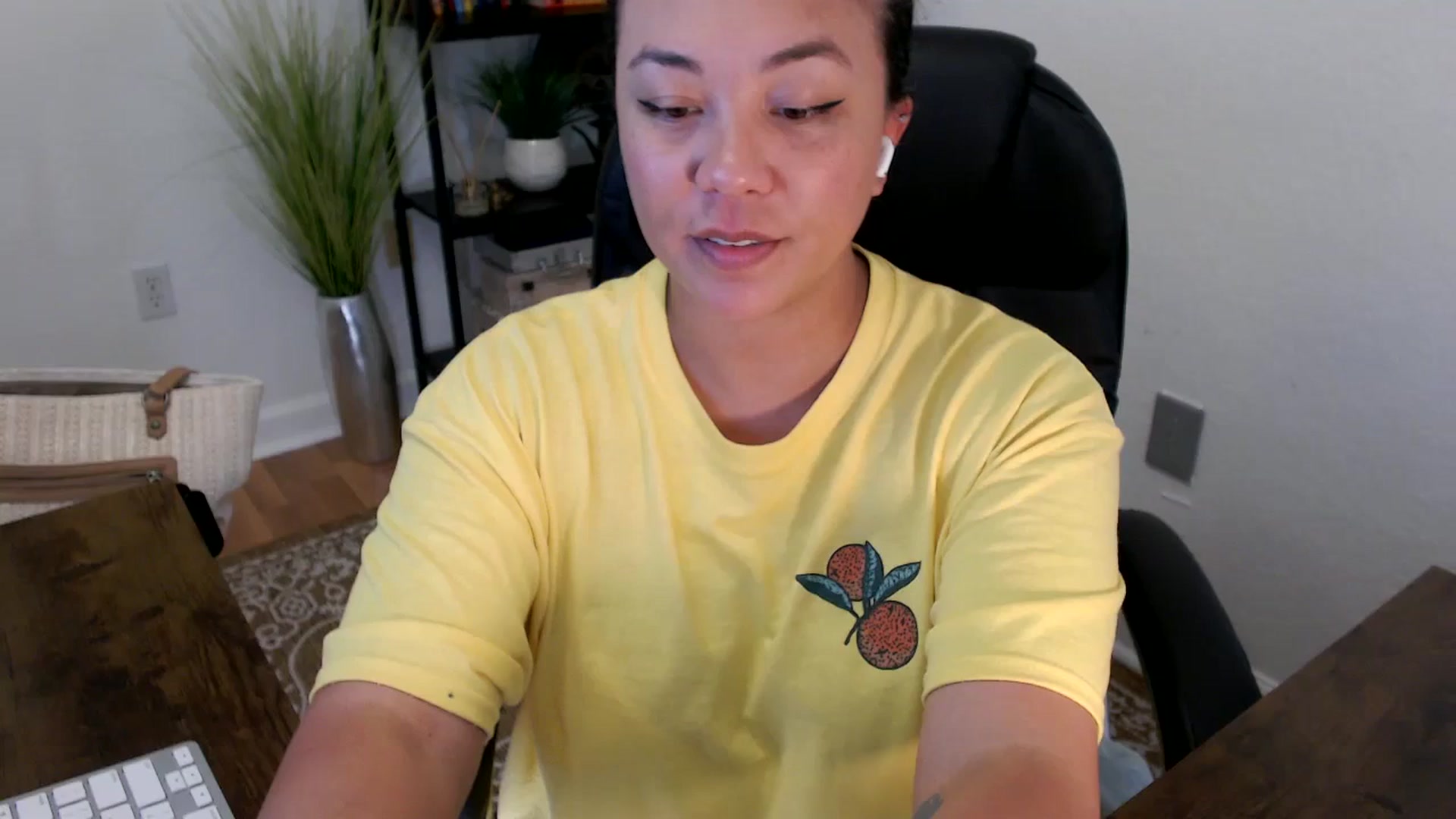 Gallery image thumbnail from MickaylaStar's myfreecams stream on, 04/15/2025, 20:09 image 3 of 20