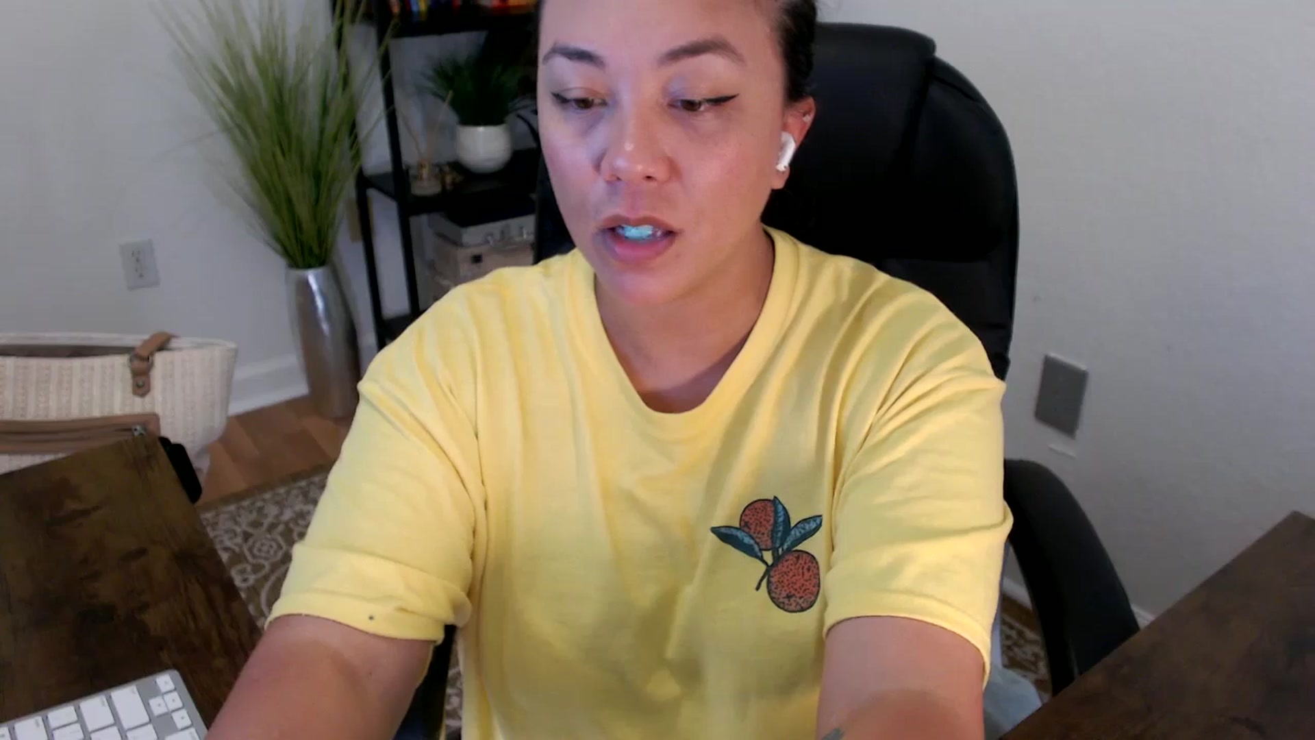 Gallery image thumbnail from MickaylaStar's myfreecams stream on, 04/15/2025, 20:09 image 6 of 20
