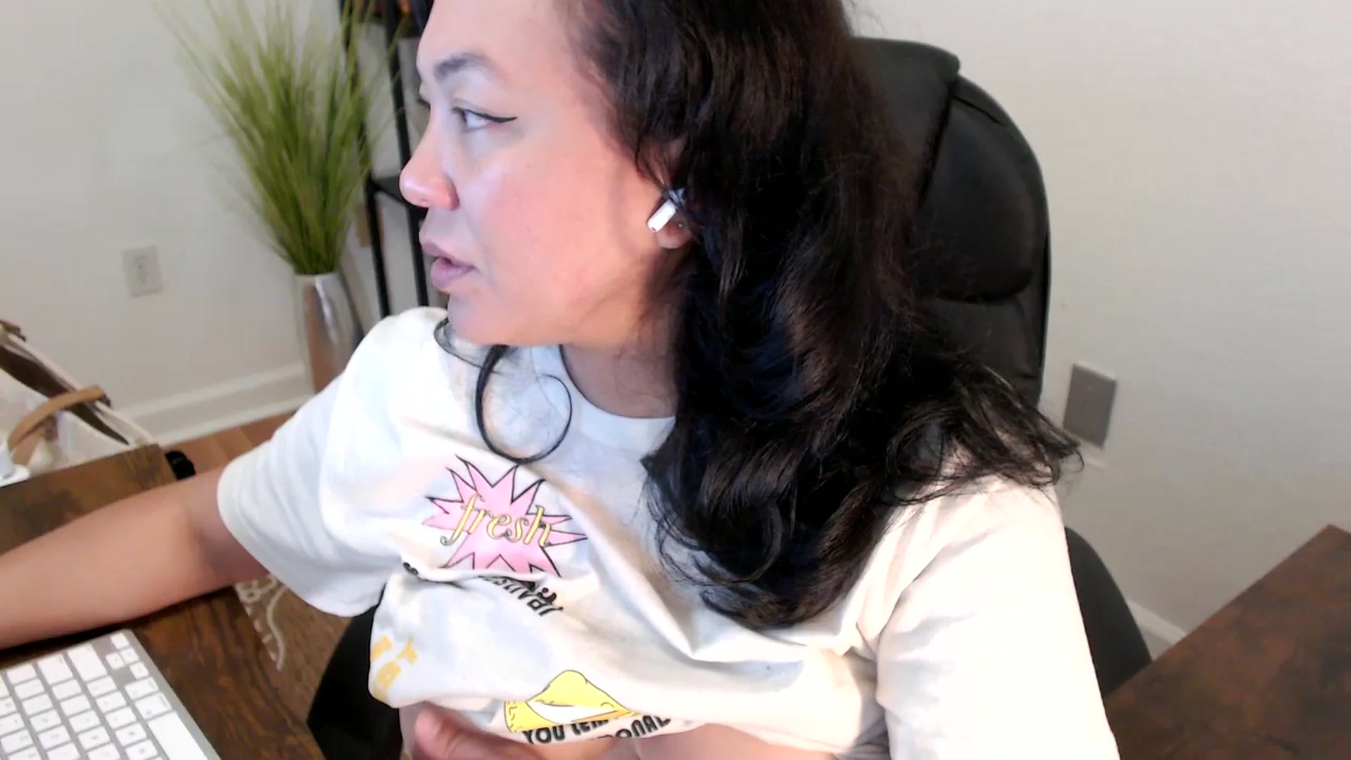 Gallery image thumbnail from MickaylaStar's myfreecams stream on, 04/16/2025, 16:45 image 8 of 20