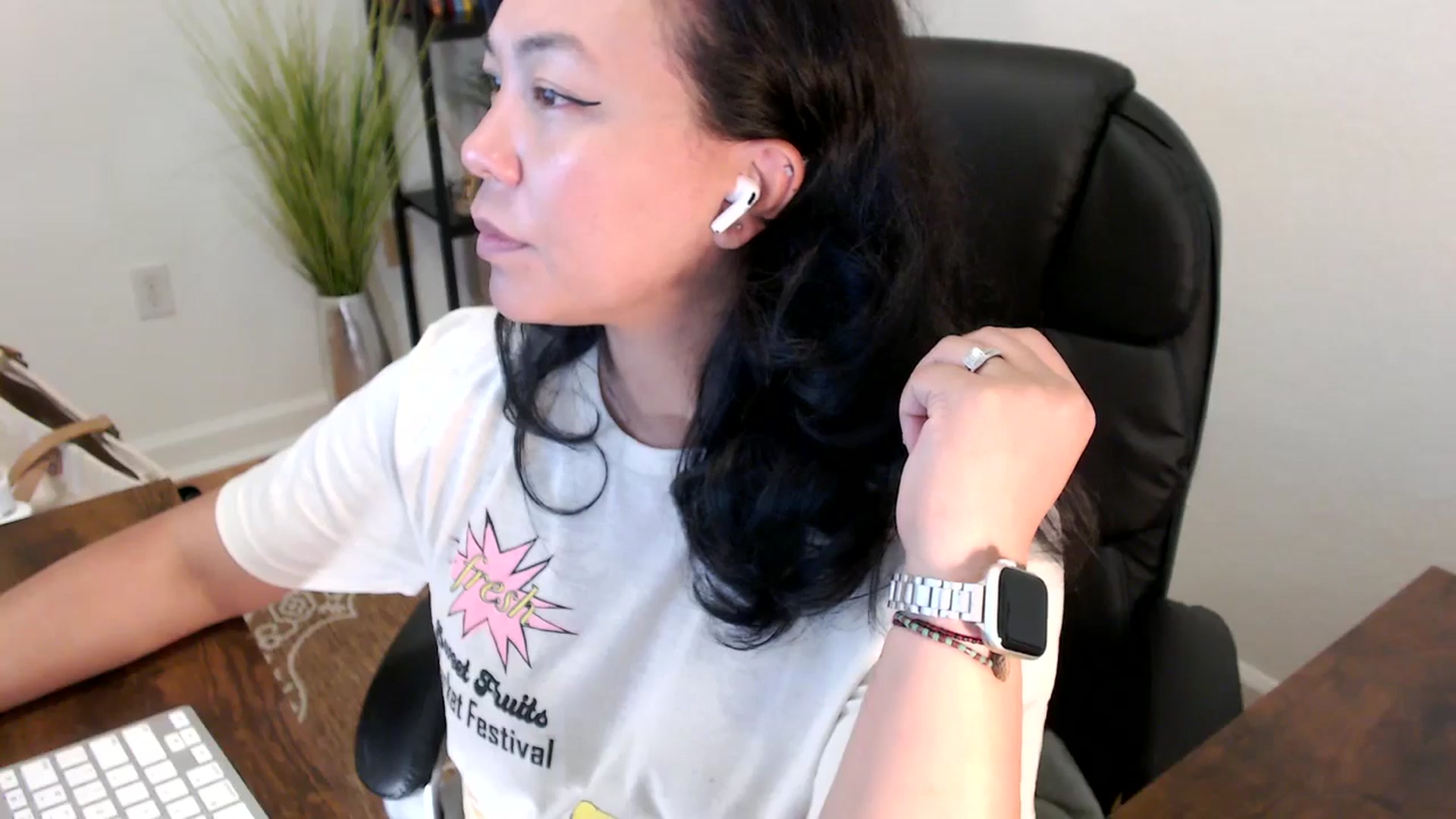 Gallery image thumbnail from MickaylaStar's myfreecams stream on, 04/16/2025, 16:45 image 15 of 20