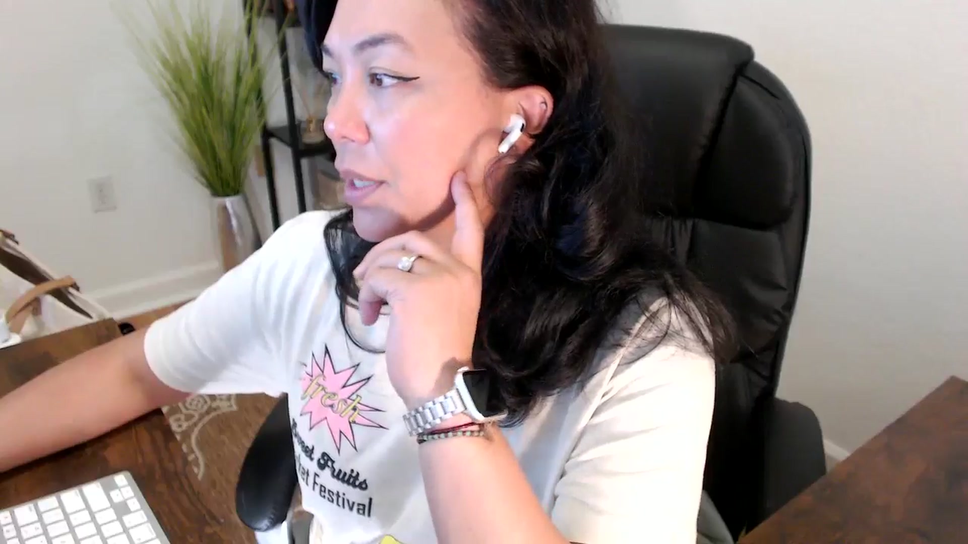 Gallery image thumbnail from MickaylaStar's myfreecams stream on, 04/16/2025, 16:45 image 18 of 20