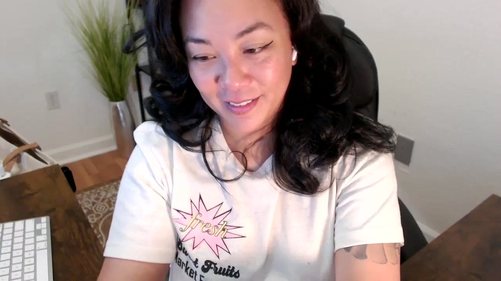 Gallery image thumbnail from MickaylaStar's myfreecams stream on, 04/16/2025, 16:45 image 7 of 20