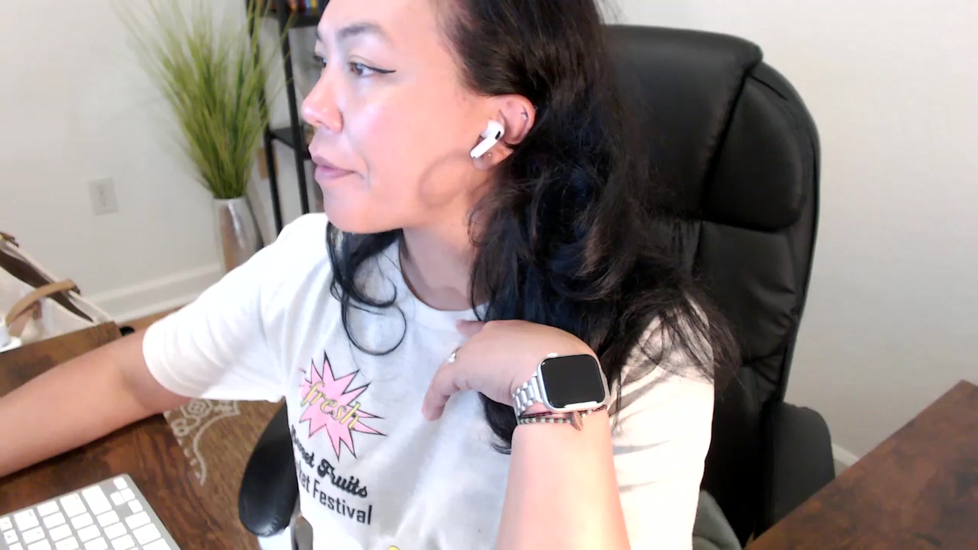 Gallery image thumbnail from MickaylaStar's myfreecams stream on, 04/16/2025, 16:45 image 16 of 20