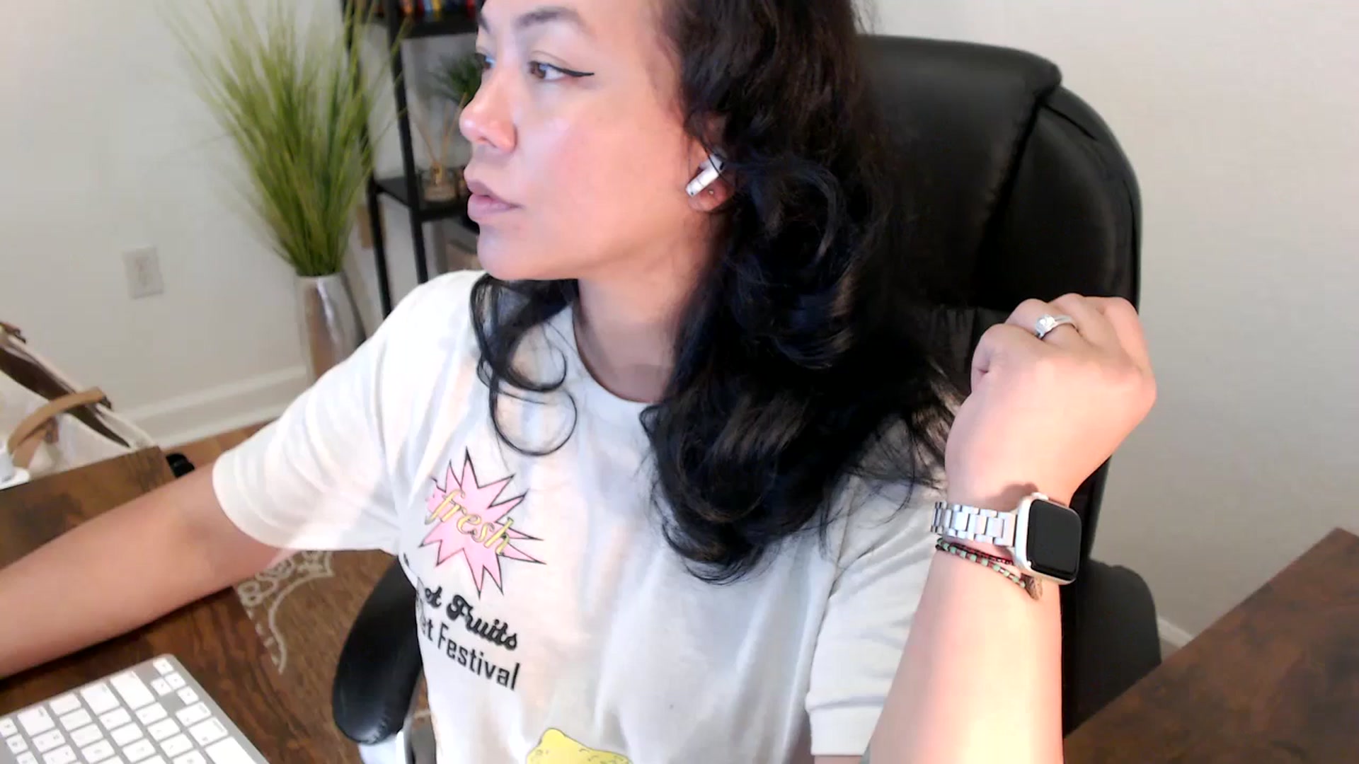 Gallery image thumbnail from MickaylaStar's myfreecams stream on, 04/16/2025, 16:45 image 13 of 20