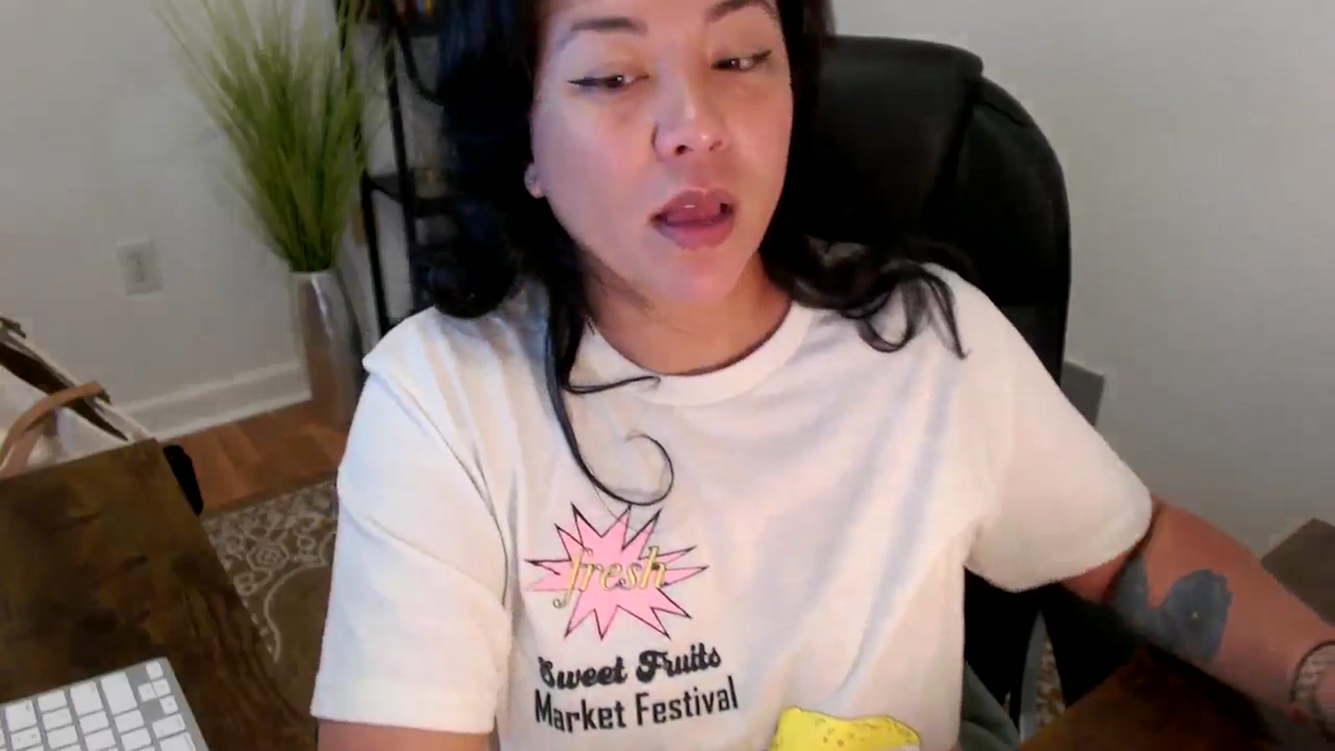 Gallery image thumbnail from MickaylaStar's myfreecams stream on, 04/16/2025, 17:15 image 17 of 20