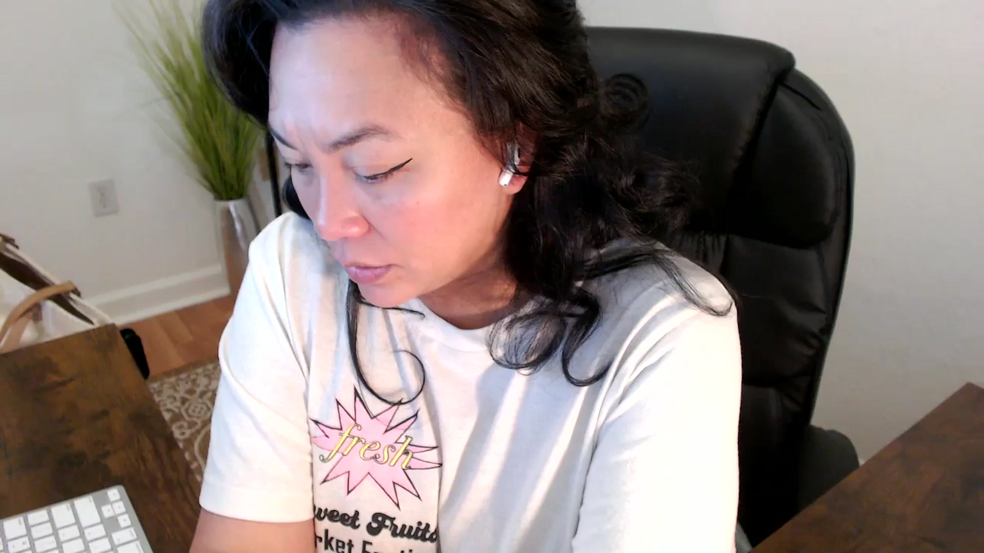 Gallery image thumbnail from MickaylaStar's myfreecams stream on, 04/16/2025, 17:15 image 19 of 20
