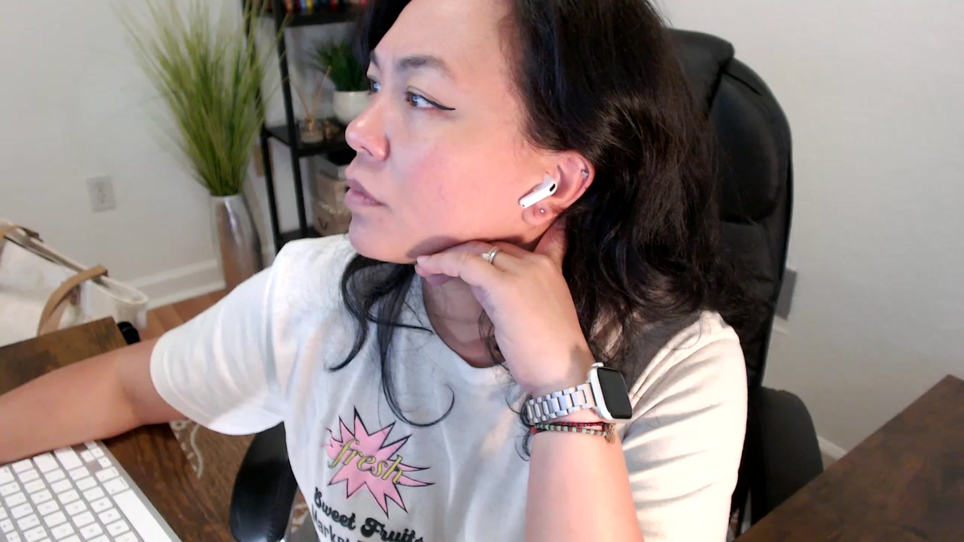 Gallery image thumbnail from MickaylaStar's myfreecams stream on, 04/16/2025, 17:43 image 14 of 20