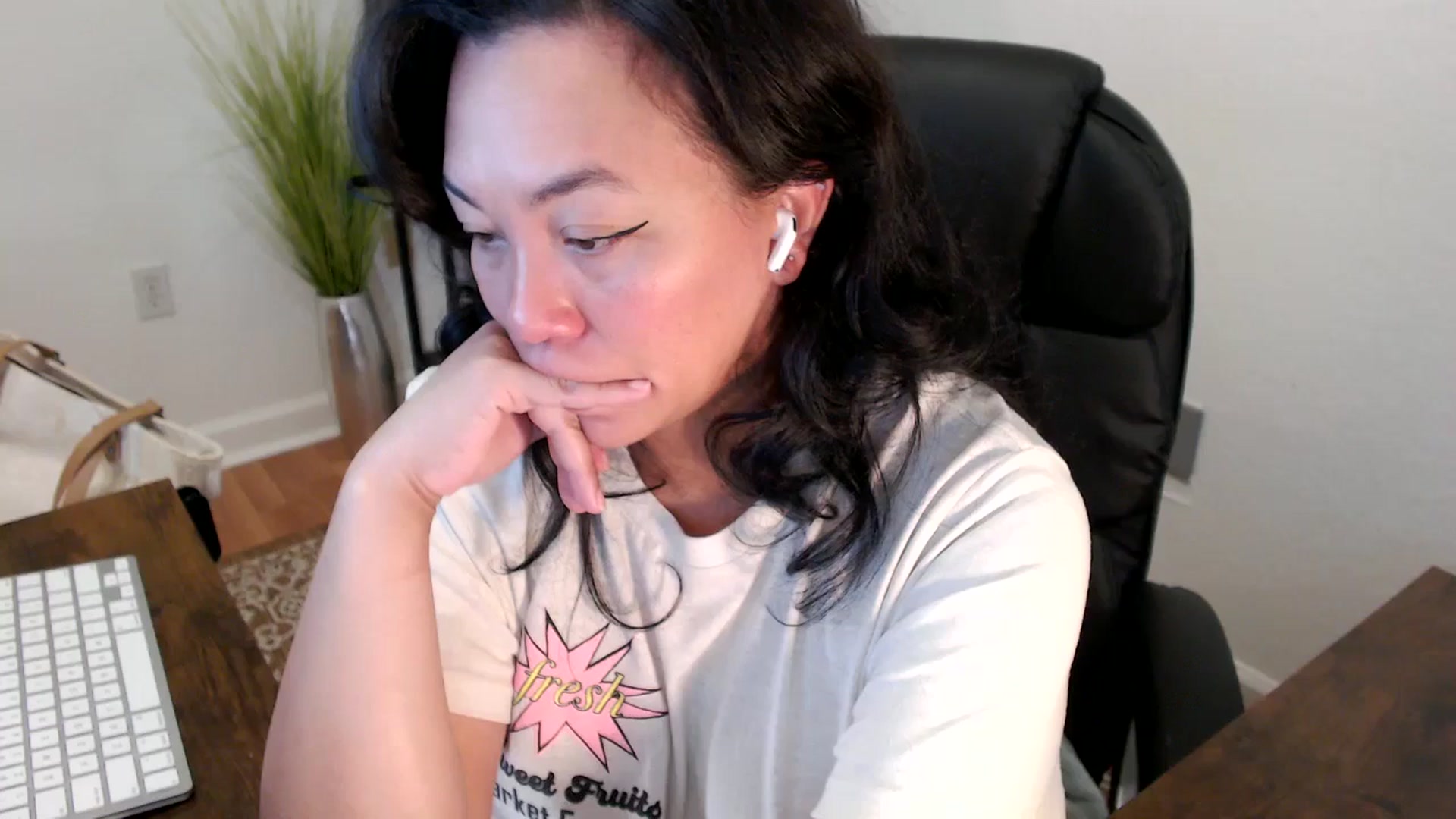 Gallery image thumbnail from MickaylaStar's myfreecams stream on, 04/16/2025, 17:43 image 5 of 20