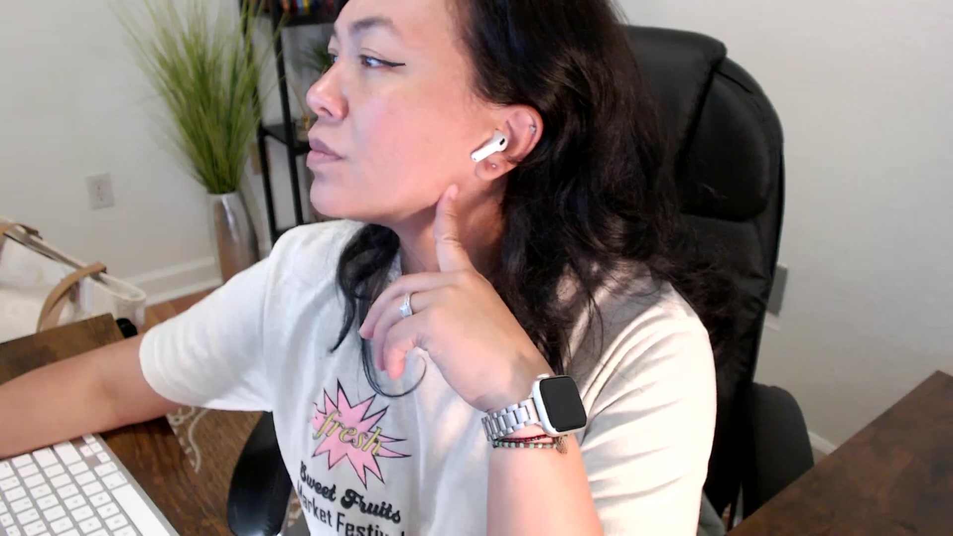 Gallery image thumbnail from MickaylaStar's myfreecams stream on, 04/16/2025, 17:43 image 15 of 20