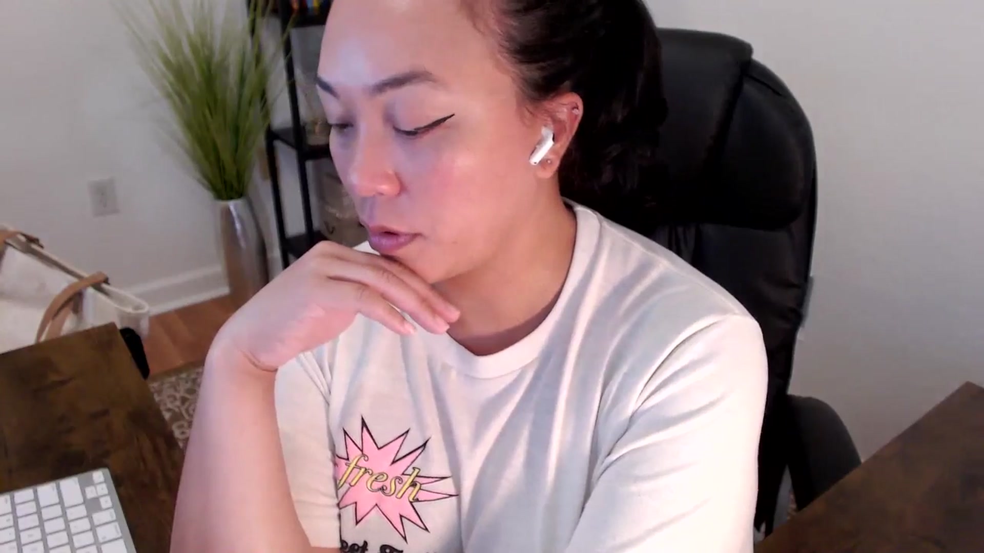 Gallery image thumbnail from MickaylaStar's myfreecams stream on, 04/16/2025, 18:28 image 13 of 20