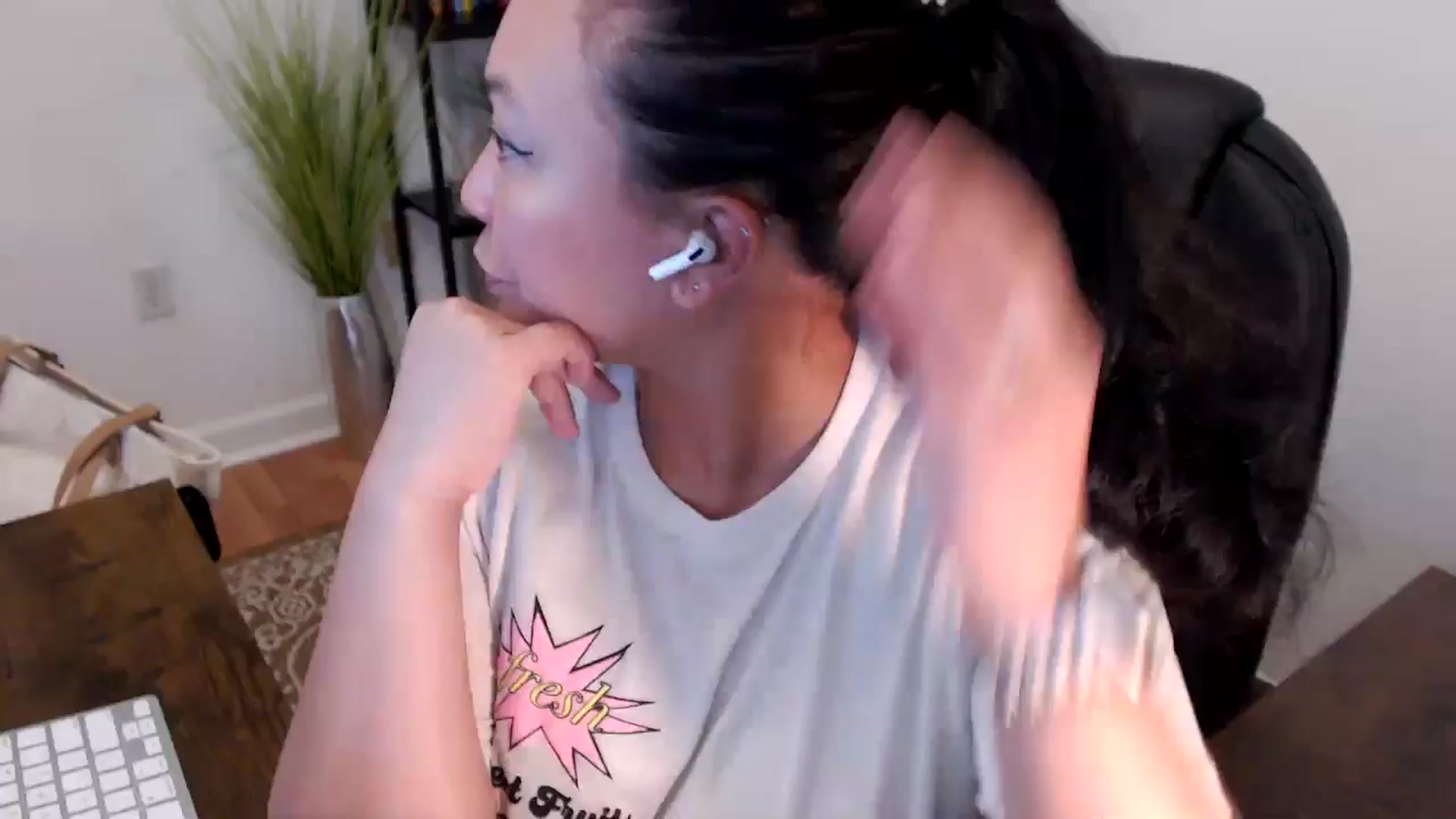 Gallery image thumbnail from MickaylaStar's myfreecams stream on, 04/16/2025, 18:28 image 20 of 20