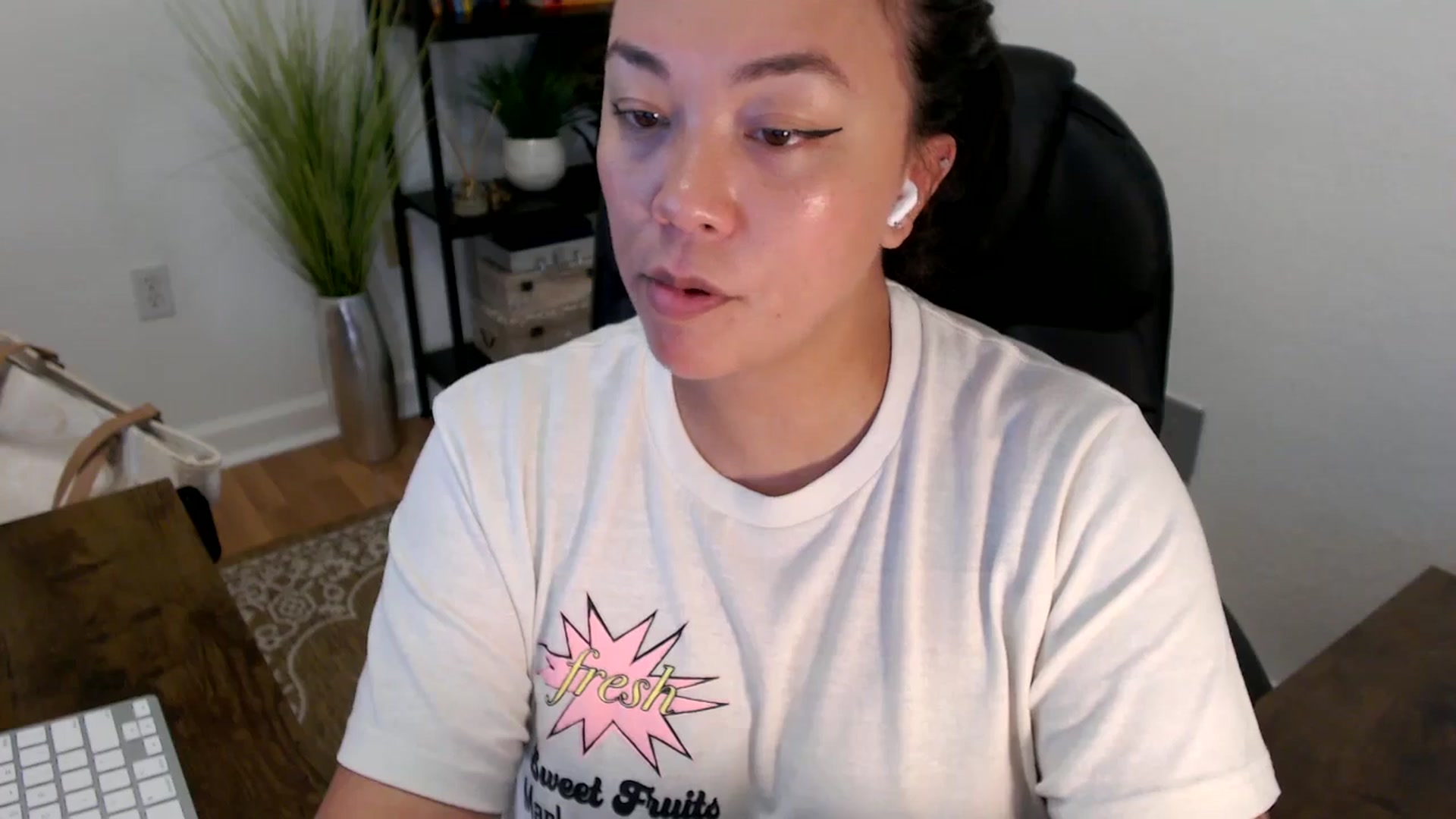 Gallery image thumbnail from MickaylaStar's myfreecams stream on, 04/16/2025, 18:28 image 18 of 20