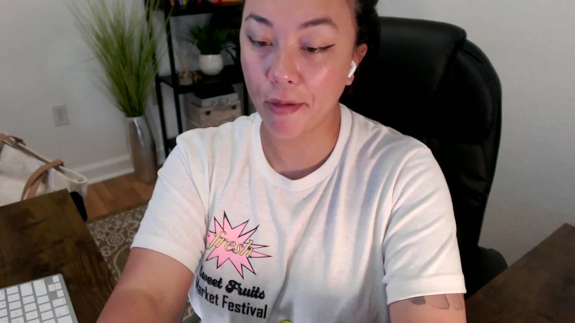 Gallery image thumbnail from MickaylaStar's myfreecams stream on, 04/16/2025, 18:28 image 19 of 20