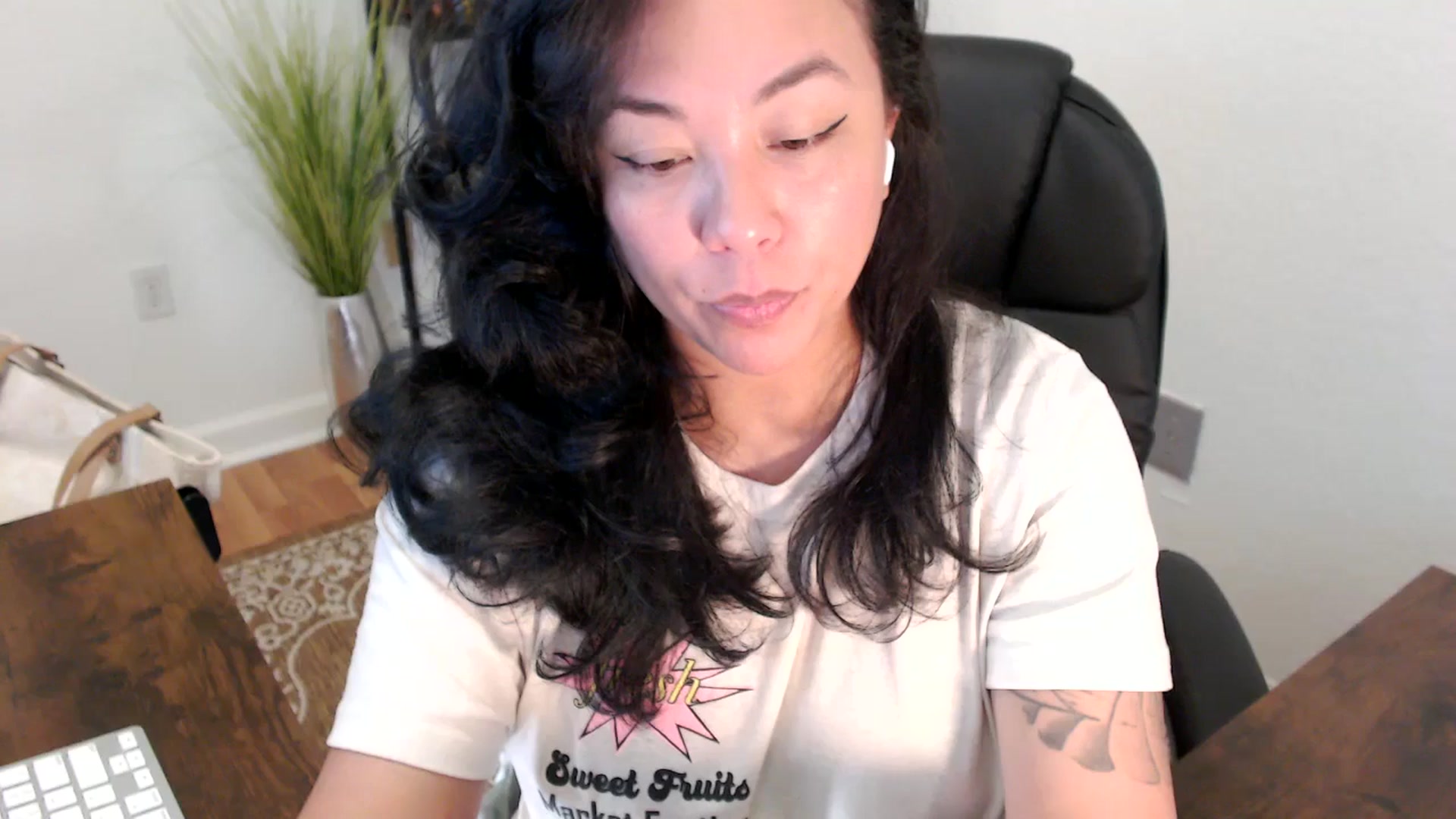 Gallery image thumbnail from MickaylaStar's myfreecams stream on, 04/16/2025, 18:52 image 20 of 20