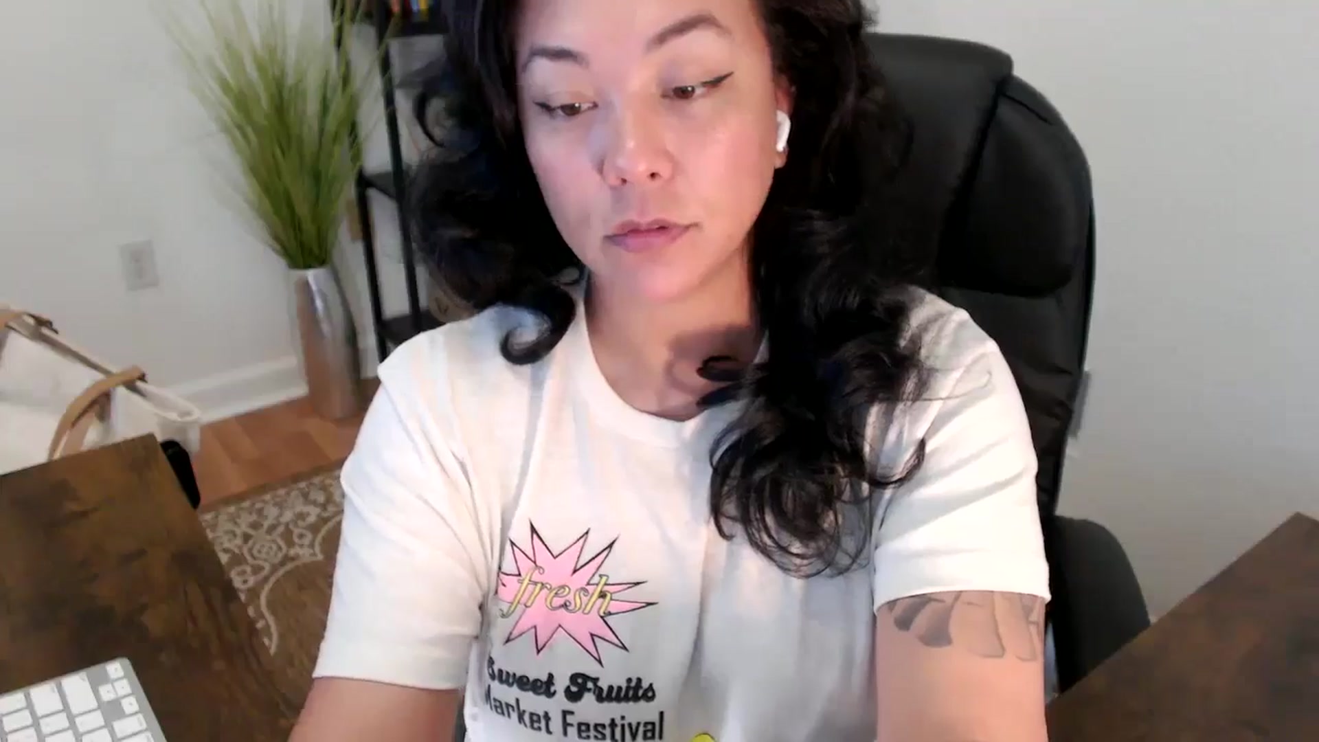 Gallery image thumbnail from MickaylaStar's myfreecams stream on, 04/16/2025, 18:52 image 6 of 20