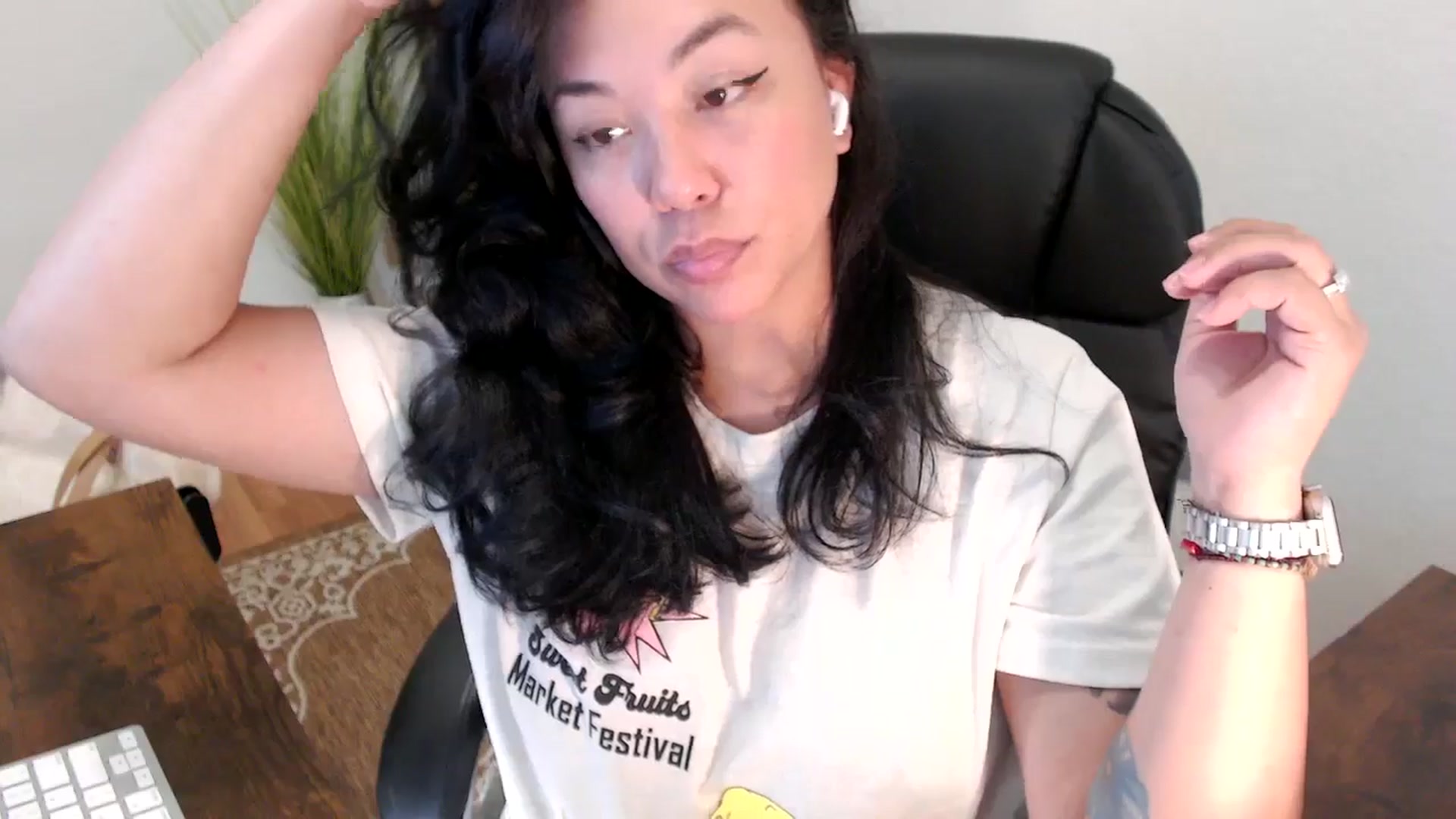Gallery image thumbnail from MickaylaStar's myfreecams stream on, 04/16/2025, 18:52 image 8 of 20