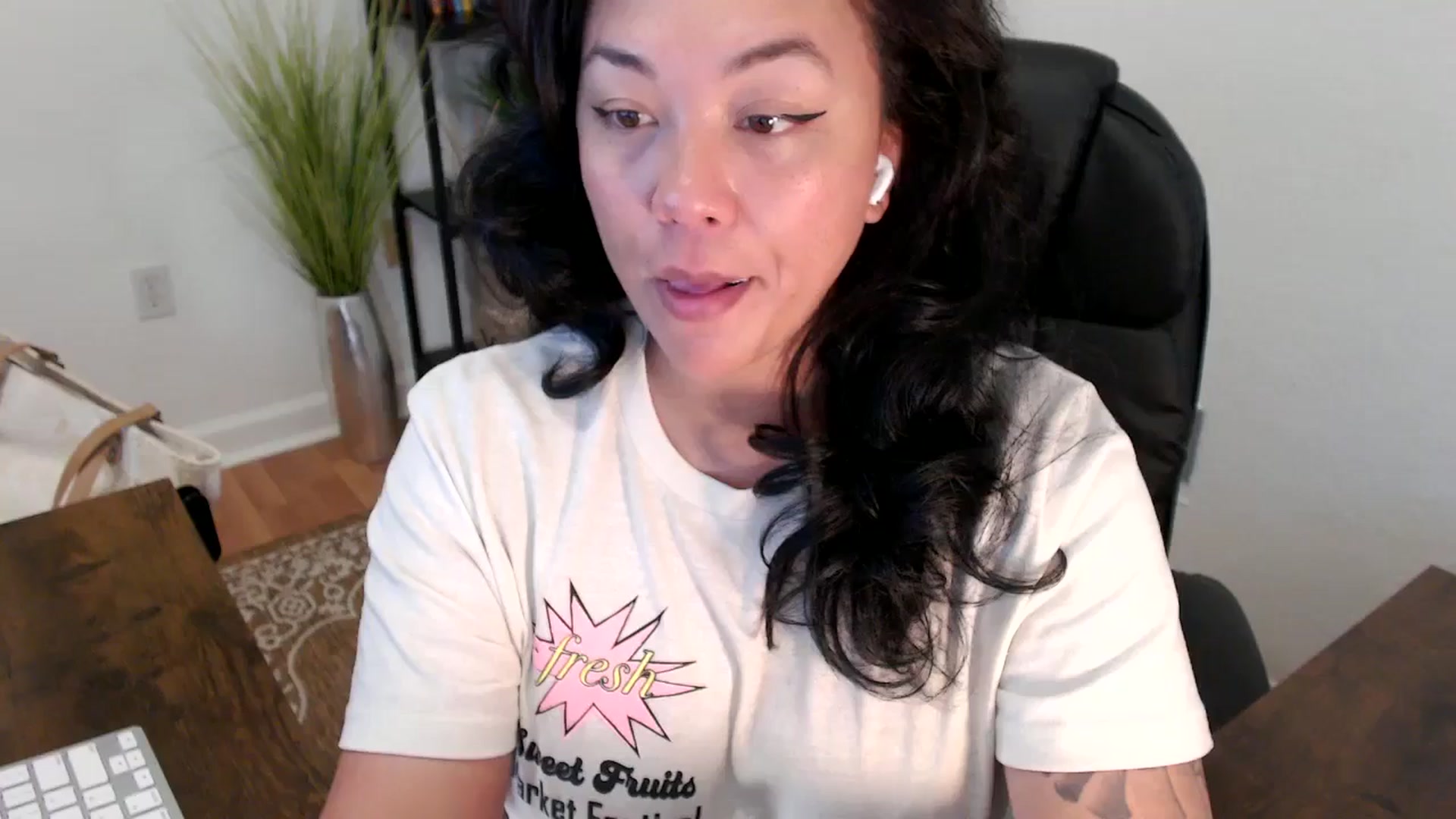 Gallery image thumbnail from MickaylaStar's myfreecams stream on, 04/16/2025, 18:52 image 3 of 20