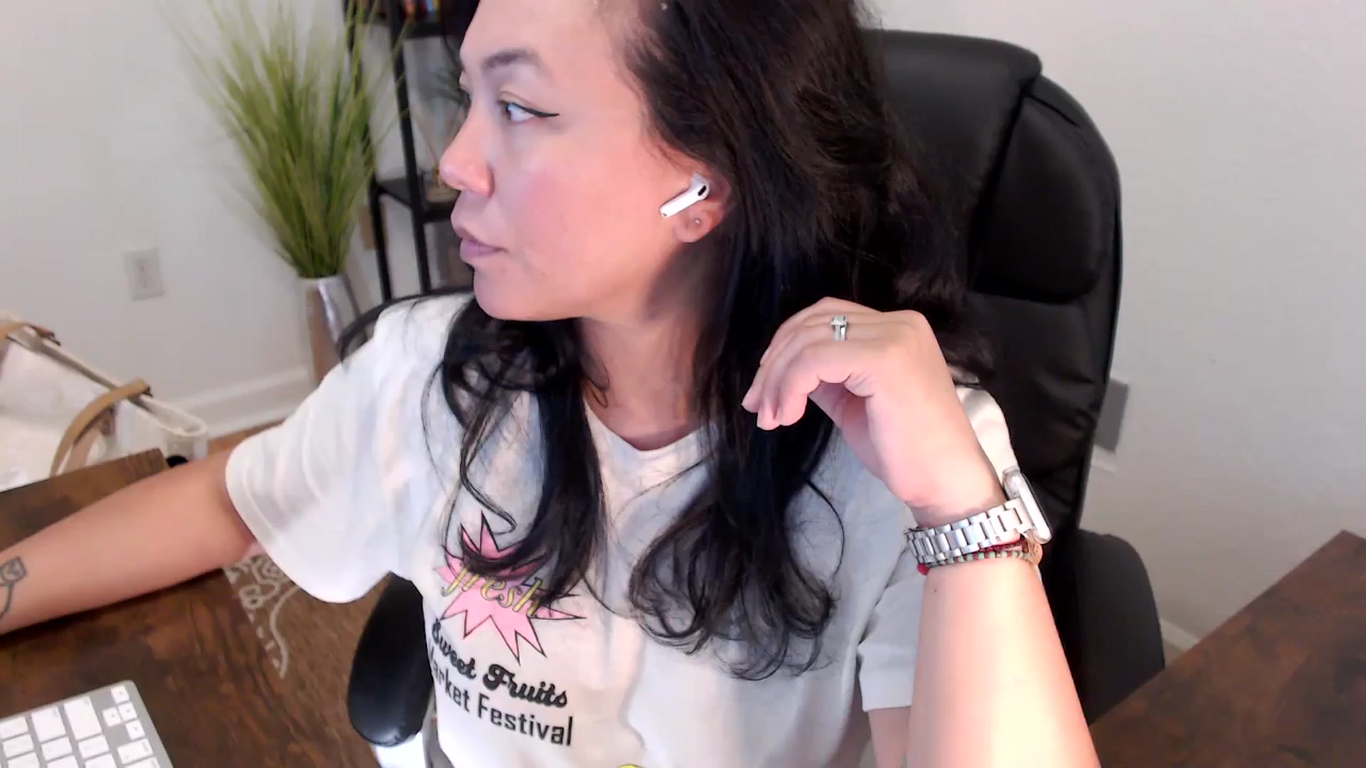 Gallery image thumbnail from MickaylaStar's myfreecams stream on, 04/16/2025, 19:09 image 16 of 20