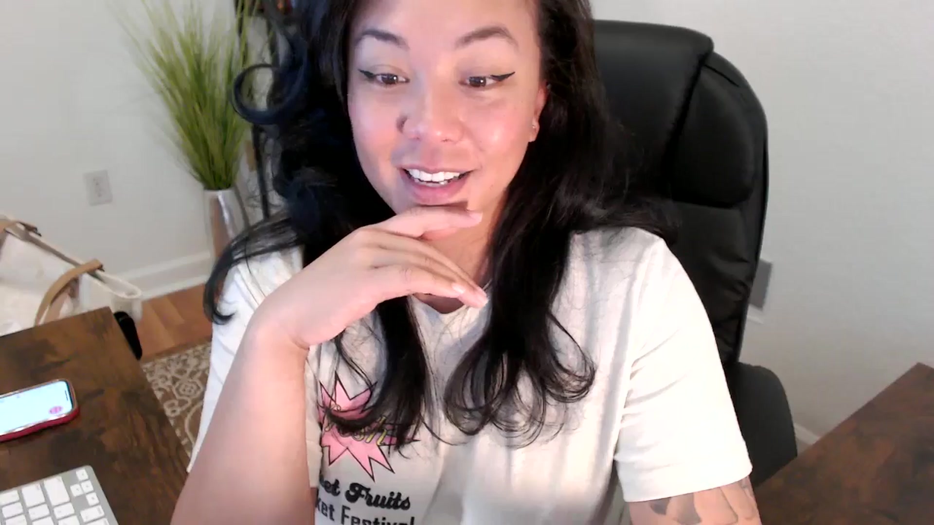 Gallery image thumbnail from MickaylaStar's myfreecams stream on, 04/16/2025, 19:09 image 11 of 20