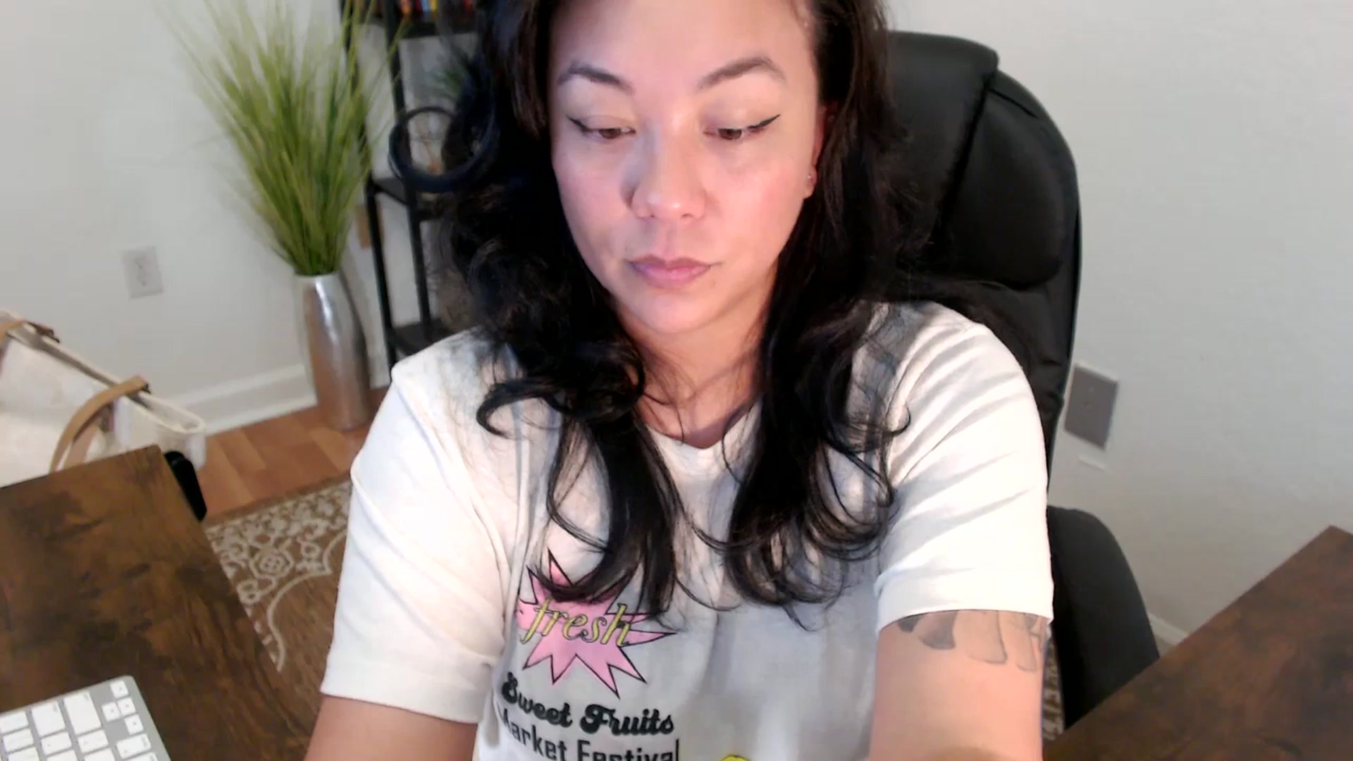 Gallery image thumbnail from MickaylaStar's myfreecams stream on, 04/16/2025, 19:38 image 17 of 20