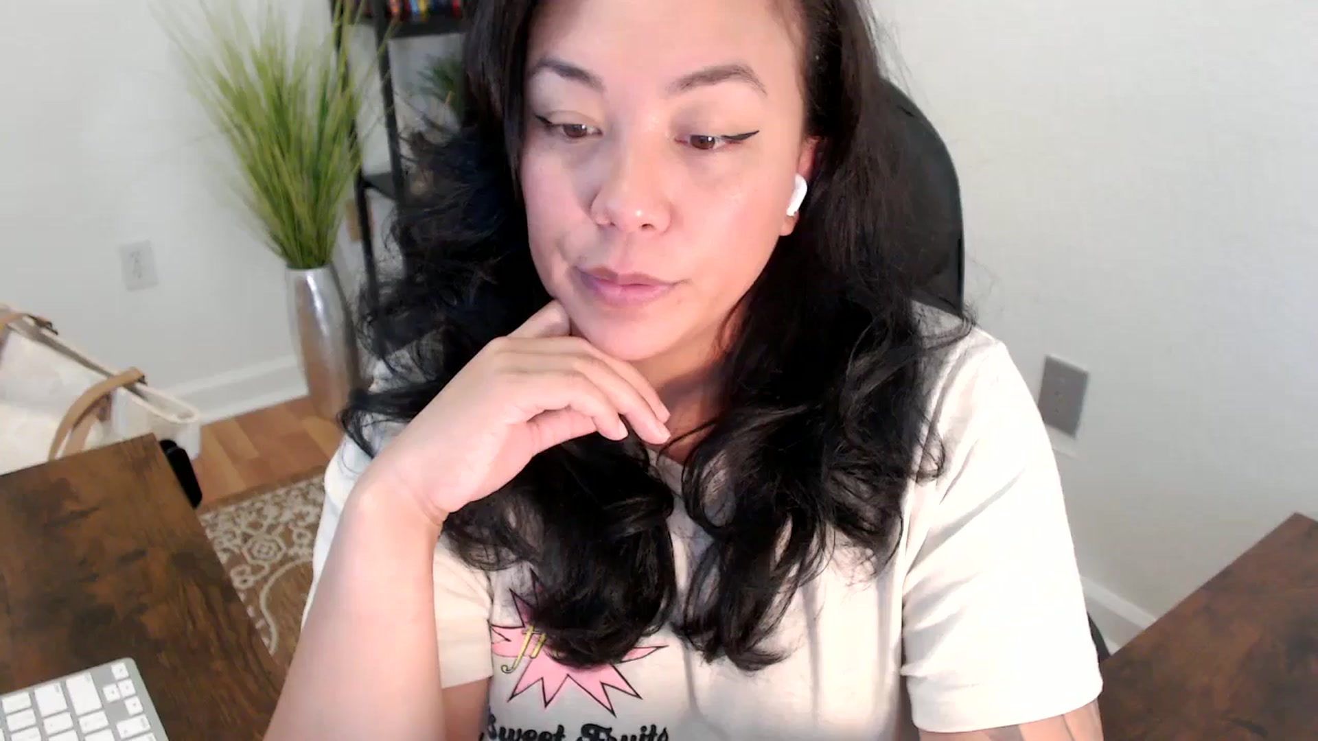 Gallery image thumbnail from MickaylaStar's myfreecams stream on, 04/16/2025, 20:09 image 9 of 20