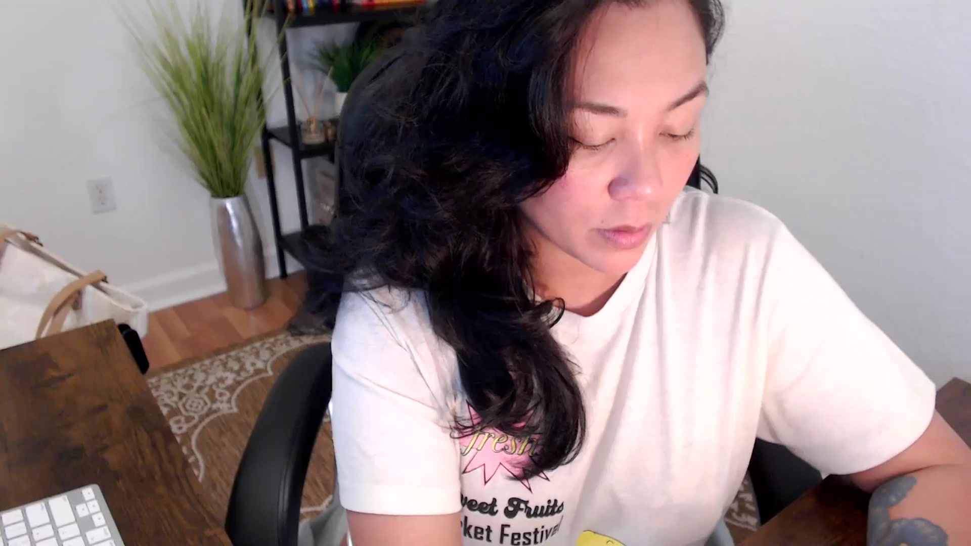 Gallery image thumbnail from MickaylaStar's myfreecams stream on, 04/16/2025, 20:09 image 17 of 20