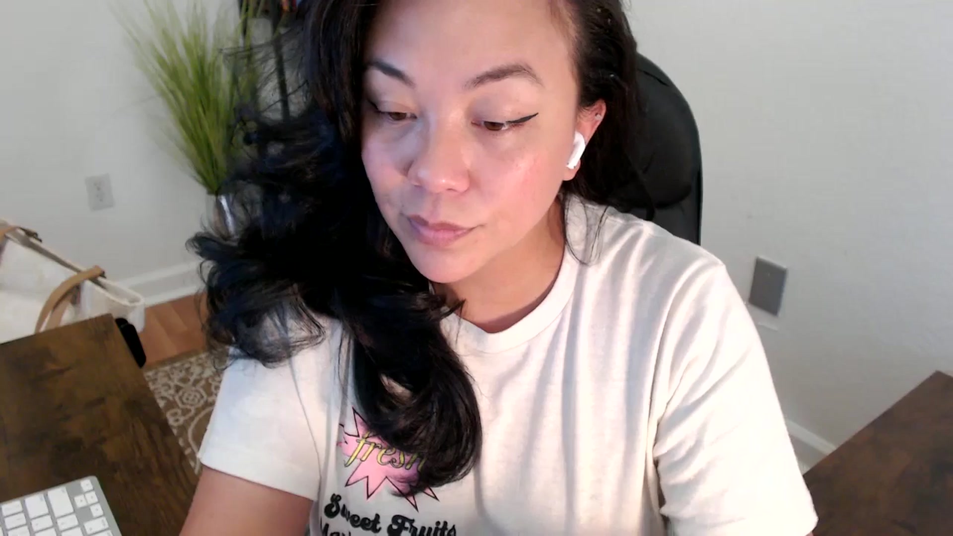 Gallery image thumbnail from MickaylaStar's myfreecams stream on, 04/16/2025, 20:09 image 13 of 20