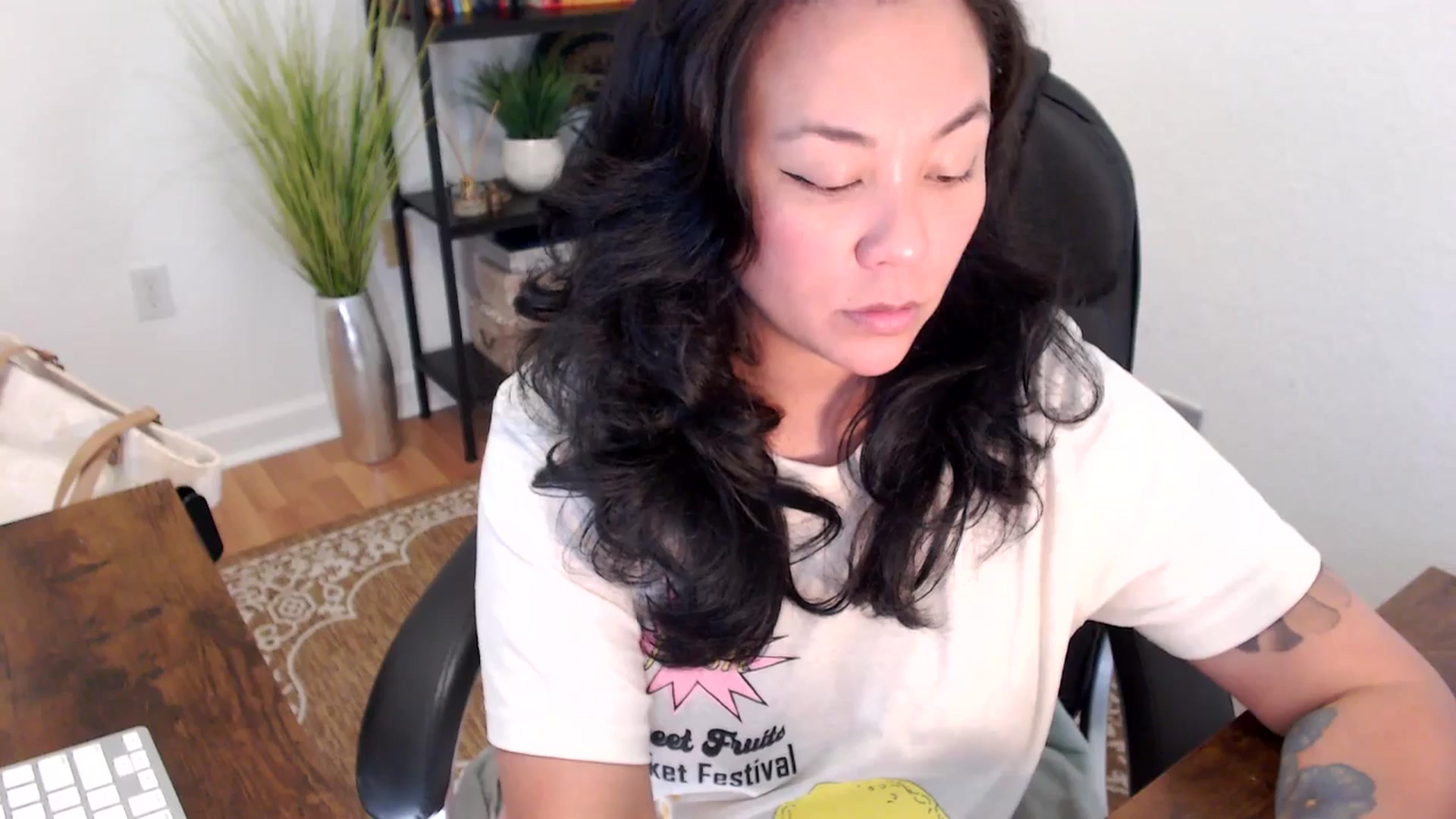 Gallery image thumbnail from MickaylaStar's myfreecams stream on, 04/16/2025, 20:09 image 3 of 20