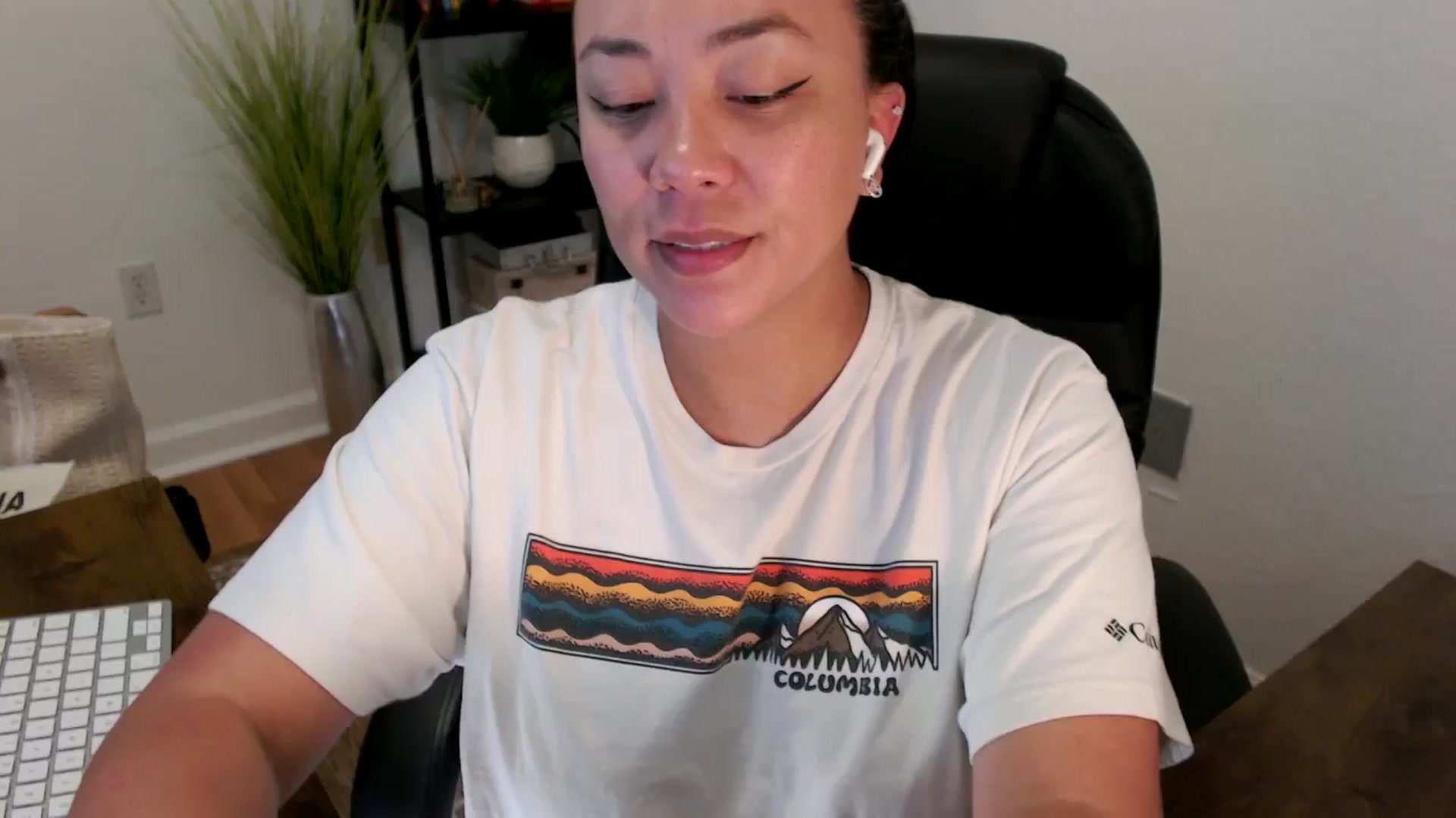 Gallery image thumbnail from MickaylaStar's myfreecams stream on, 04/17/2025, 16:33 image 7 of 20