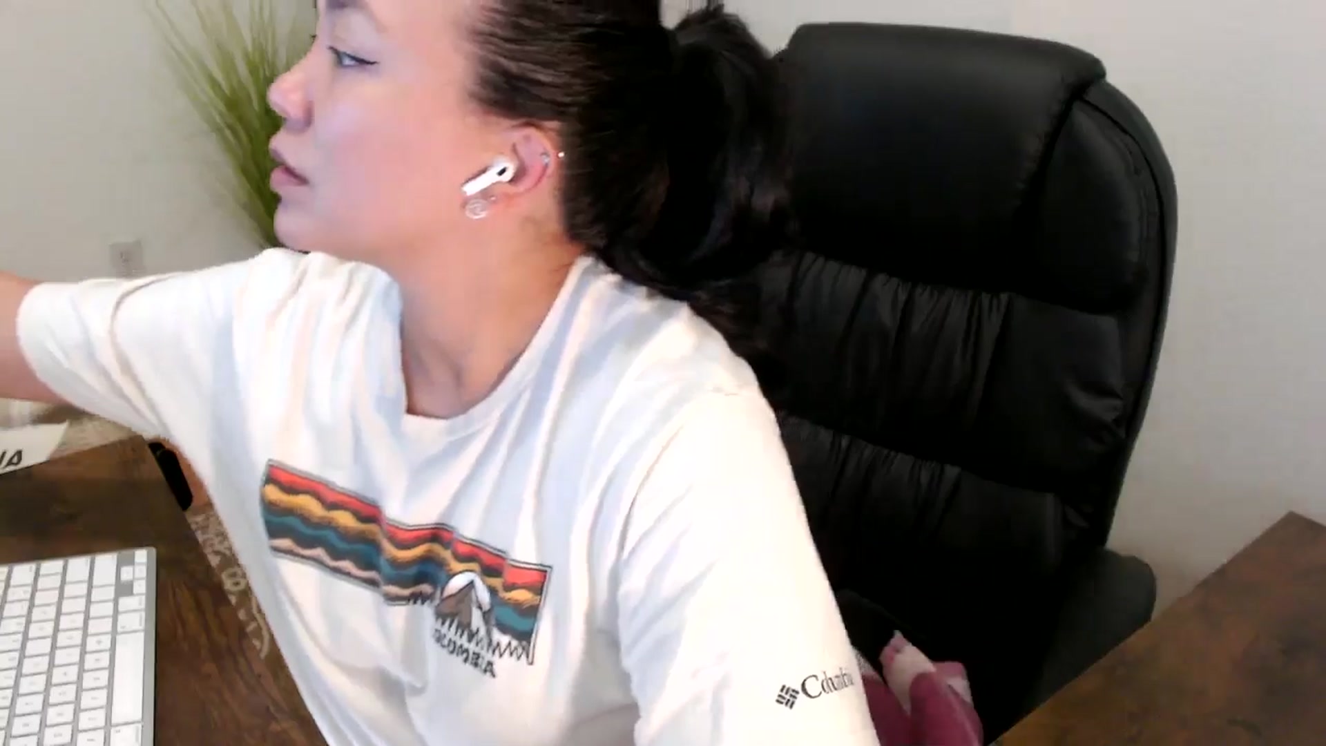 Gallery image thumbnail from MickaylaStar's myfreecams stream on, 04/17/2025, 16:33 image 11 of 20