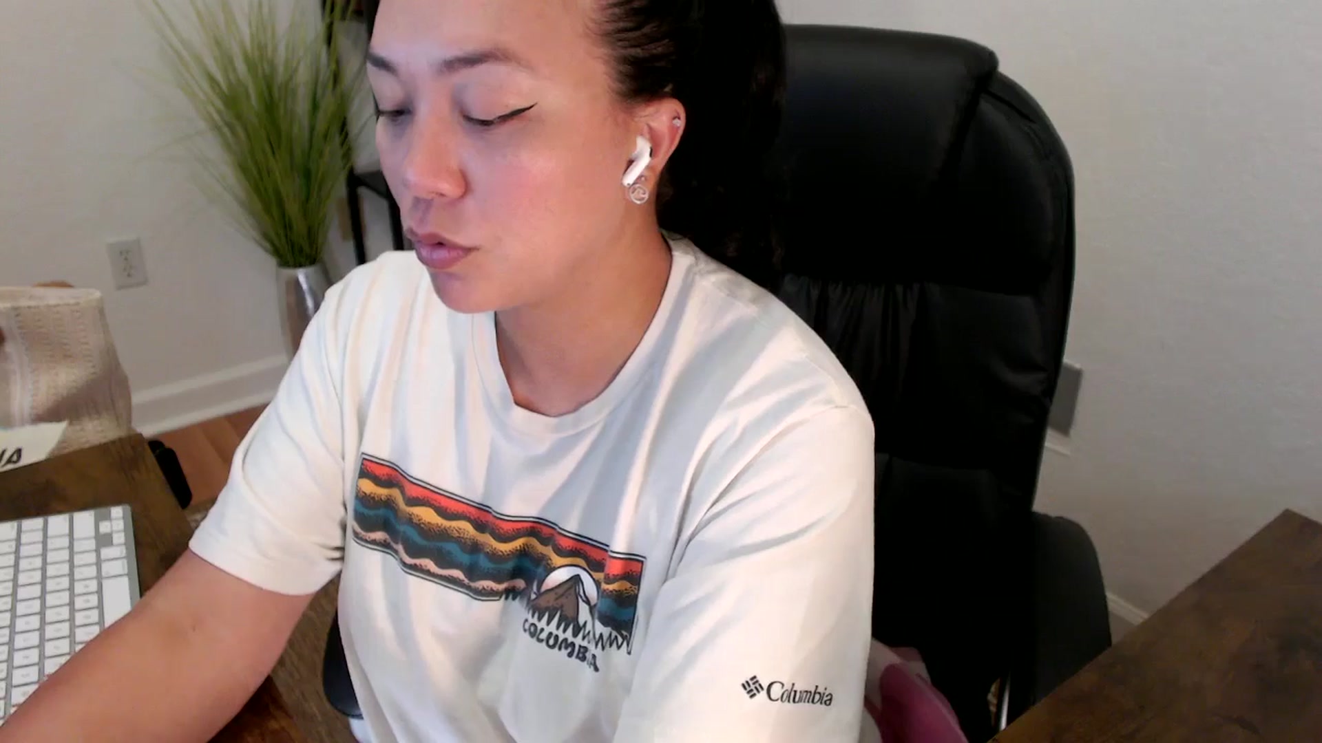 Gallery image thumbnail from MickaylaStar's myfreecams stream on, 04/17/2025, 16:33 image 19 of 20