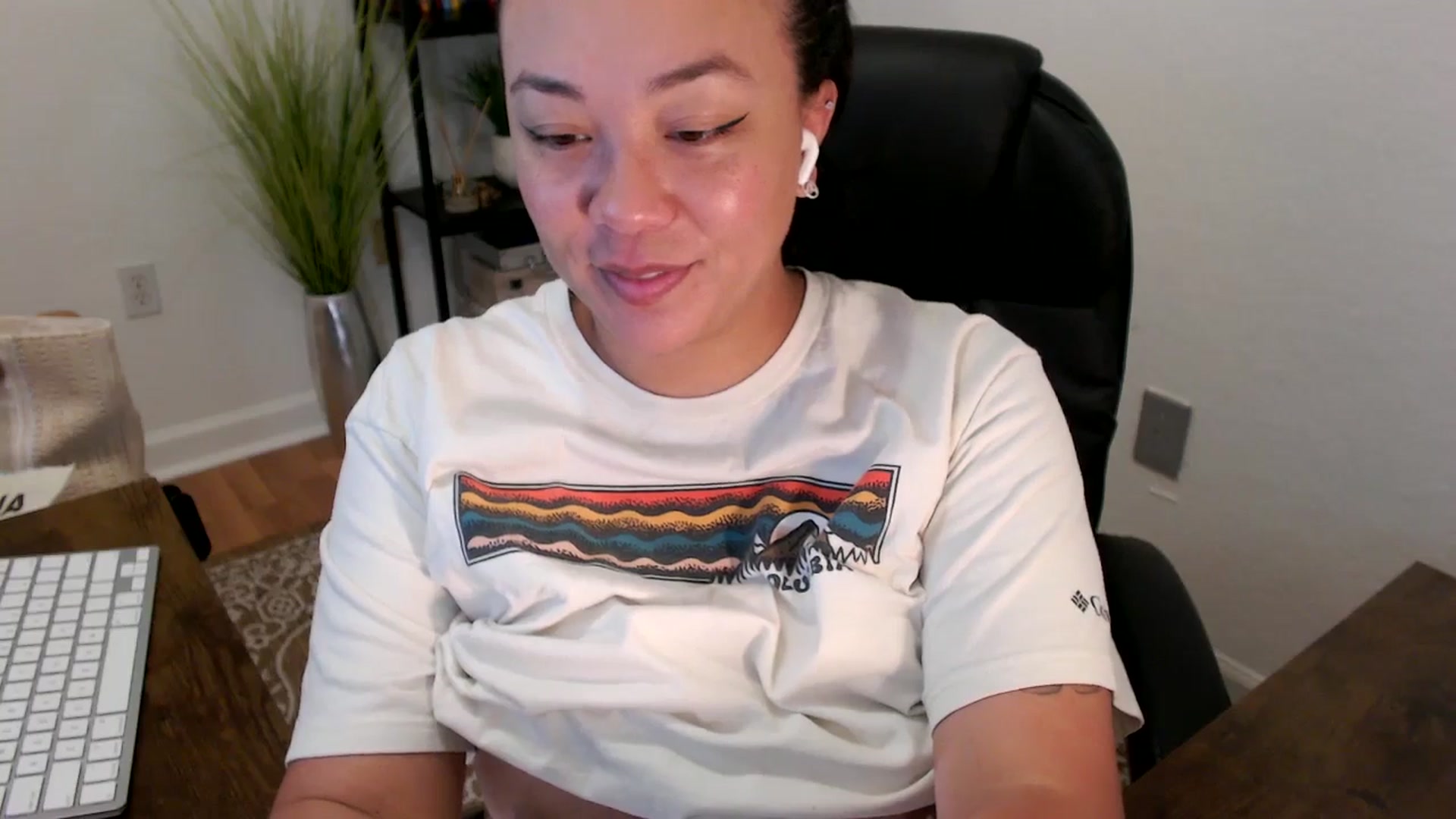 Gallery image thumbnail from MickaylaStar's myfreecams stream on, 04/17/2025, 16:45 image 10 of 20